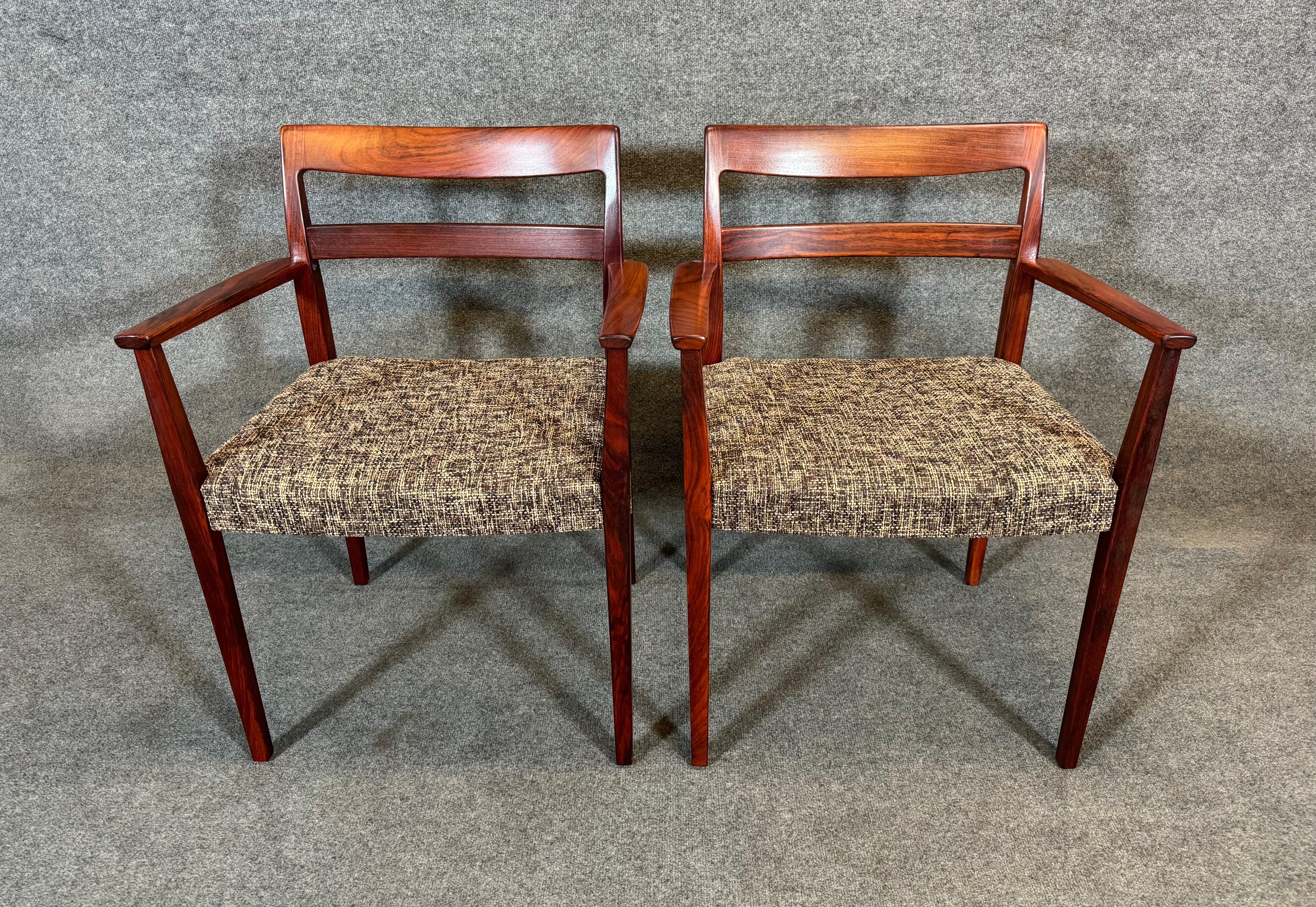 Here is a beautiful set of 8 Scandinavian modern dining chairs in rosewood model 