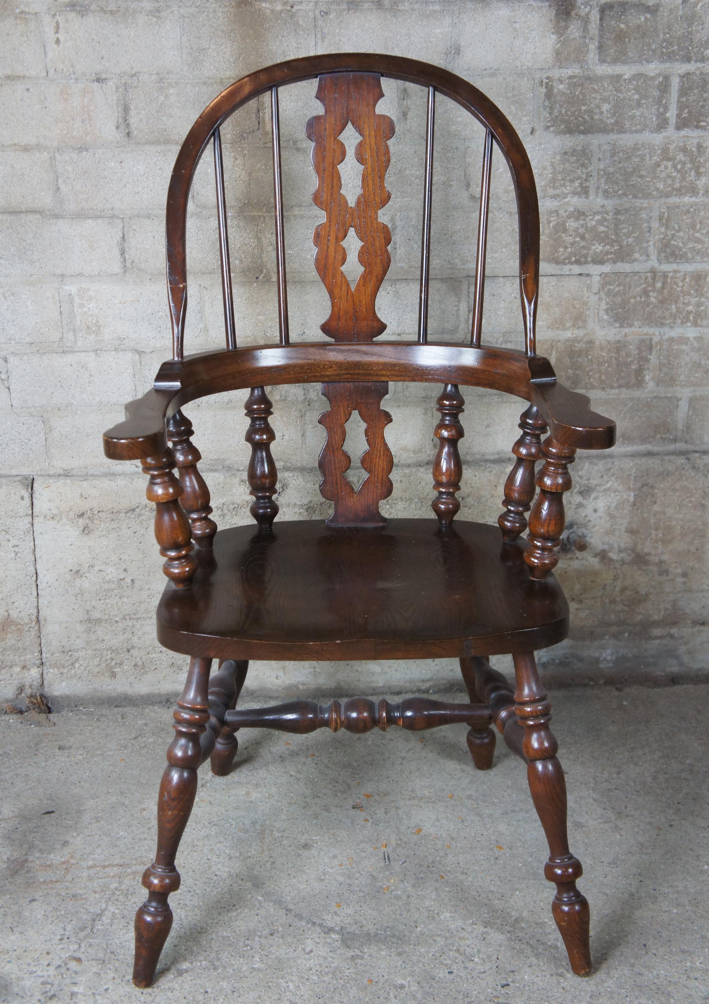 8 Vintage Pennsylvania House English Windsor Brace Back Oak Dining Chairs 1