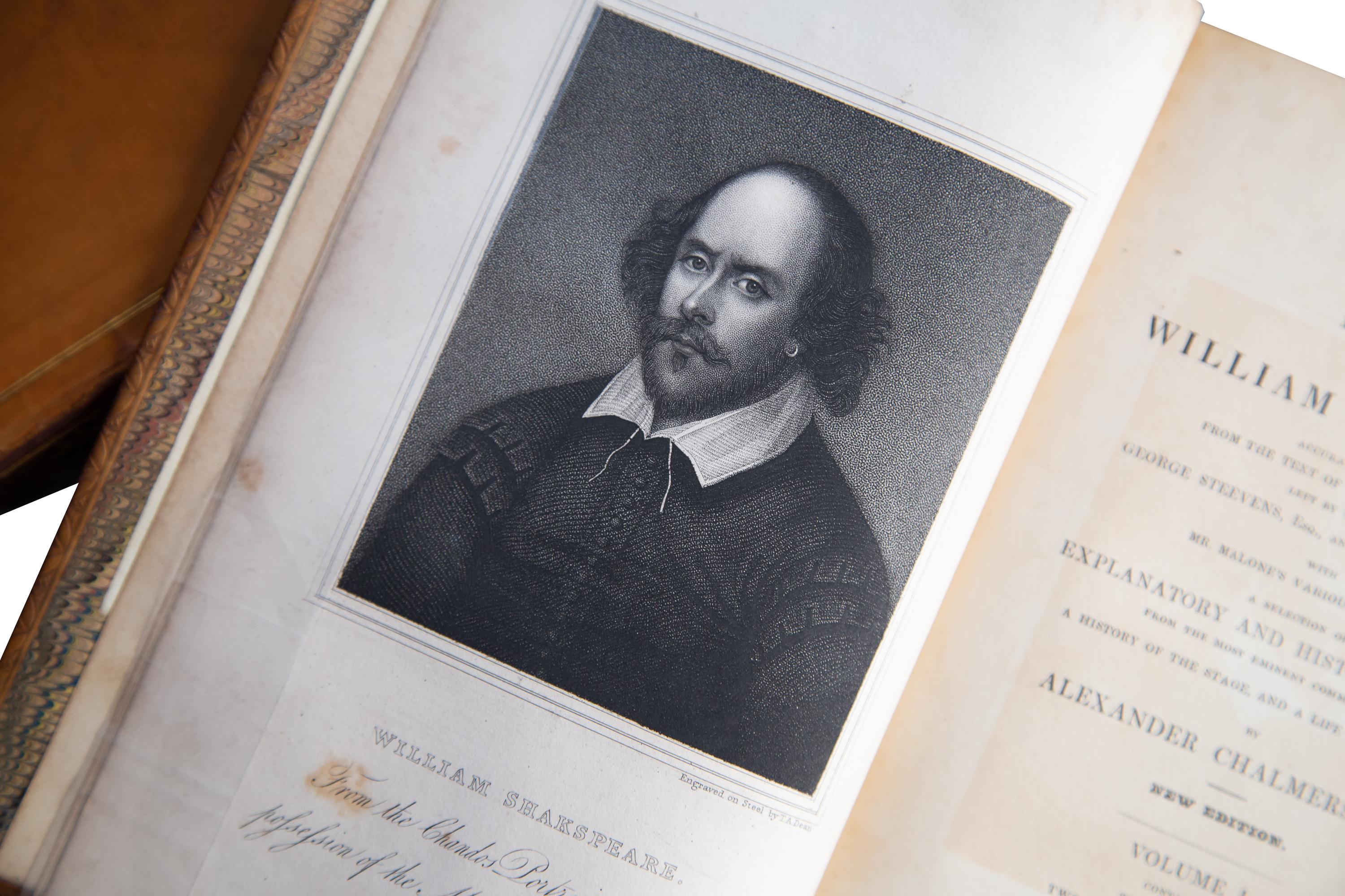 8 Volumes. William Shakespeare, The Plays of Shakespeare. In Good Condition For Sale In New York, NY
