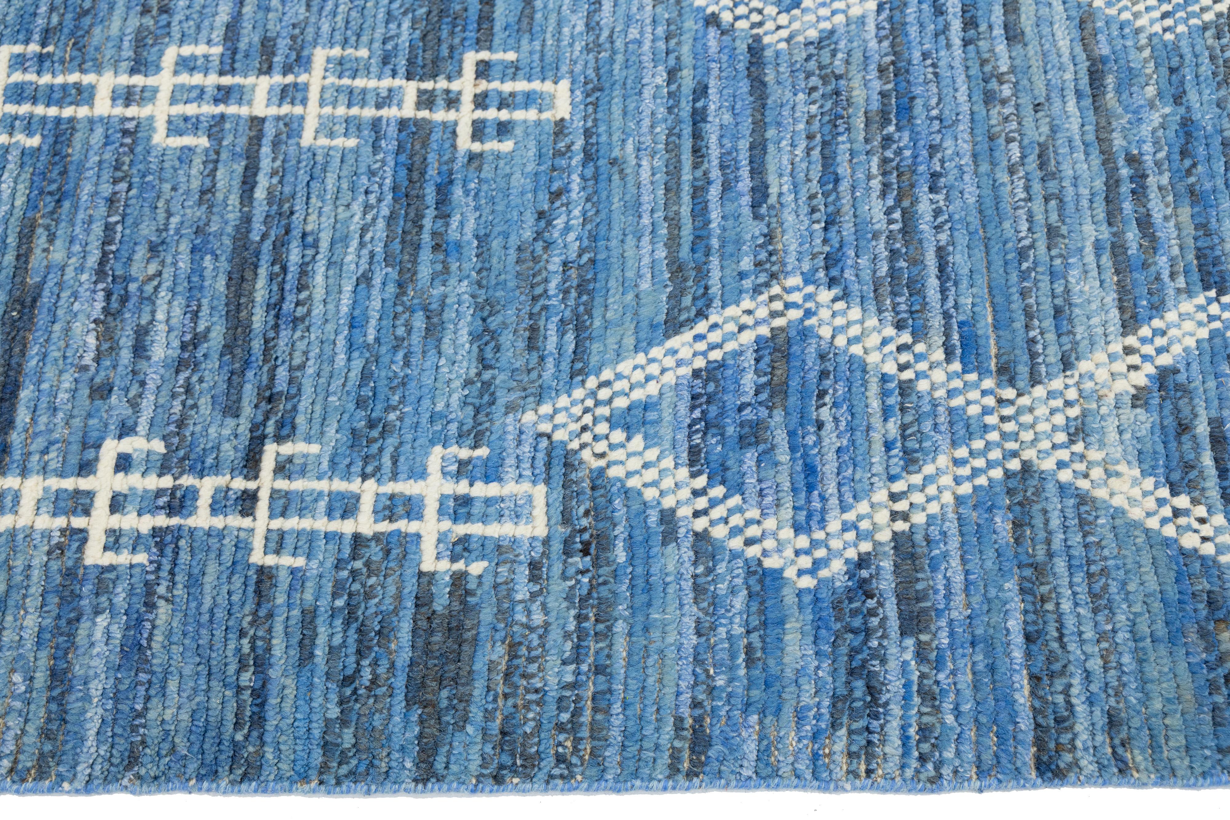 8 x 10 Contemporary Moroccan Style Wool Rug In Blue With Grometric Motifs im Zustand „Neu“ im Angebot in Norwalk, CT
