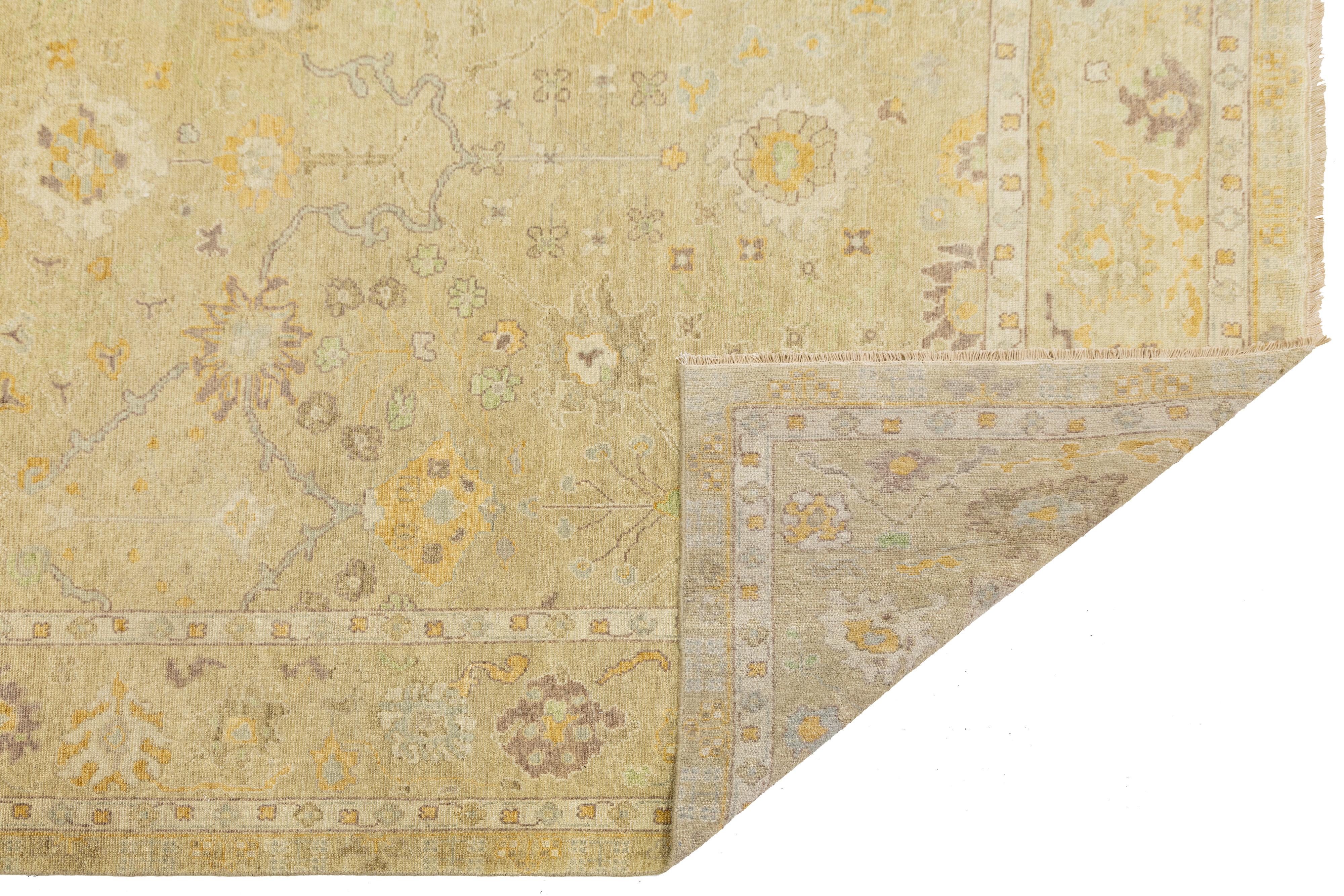 Indiano 8 X 10 Tappeto di lana in stile Oushak floreale fatto a mano in stile Tan in vendita