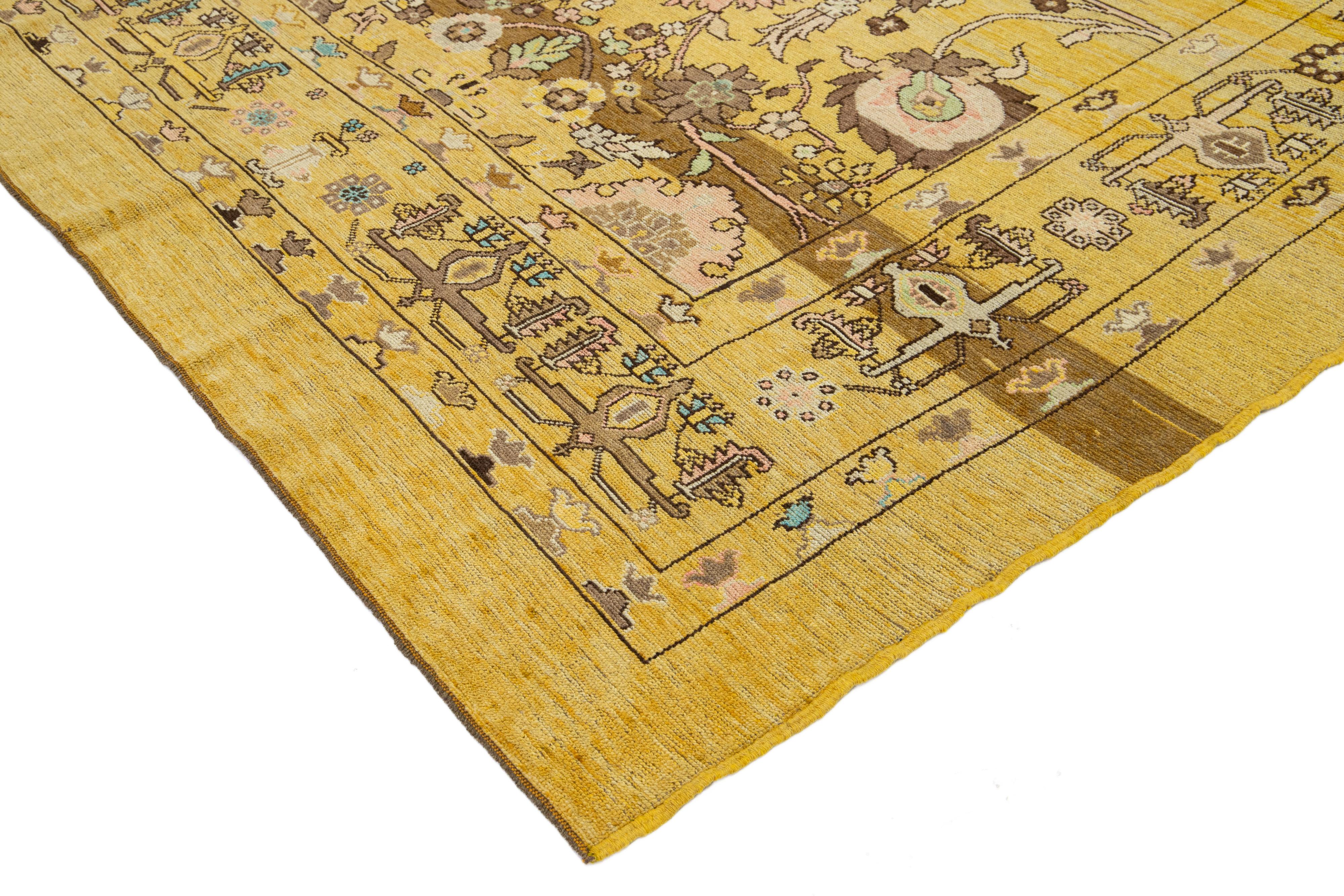 Tapis de laine Goldenrod de style néo-moderne fait à la main avec motif sur toute la surface en vente 3