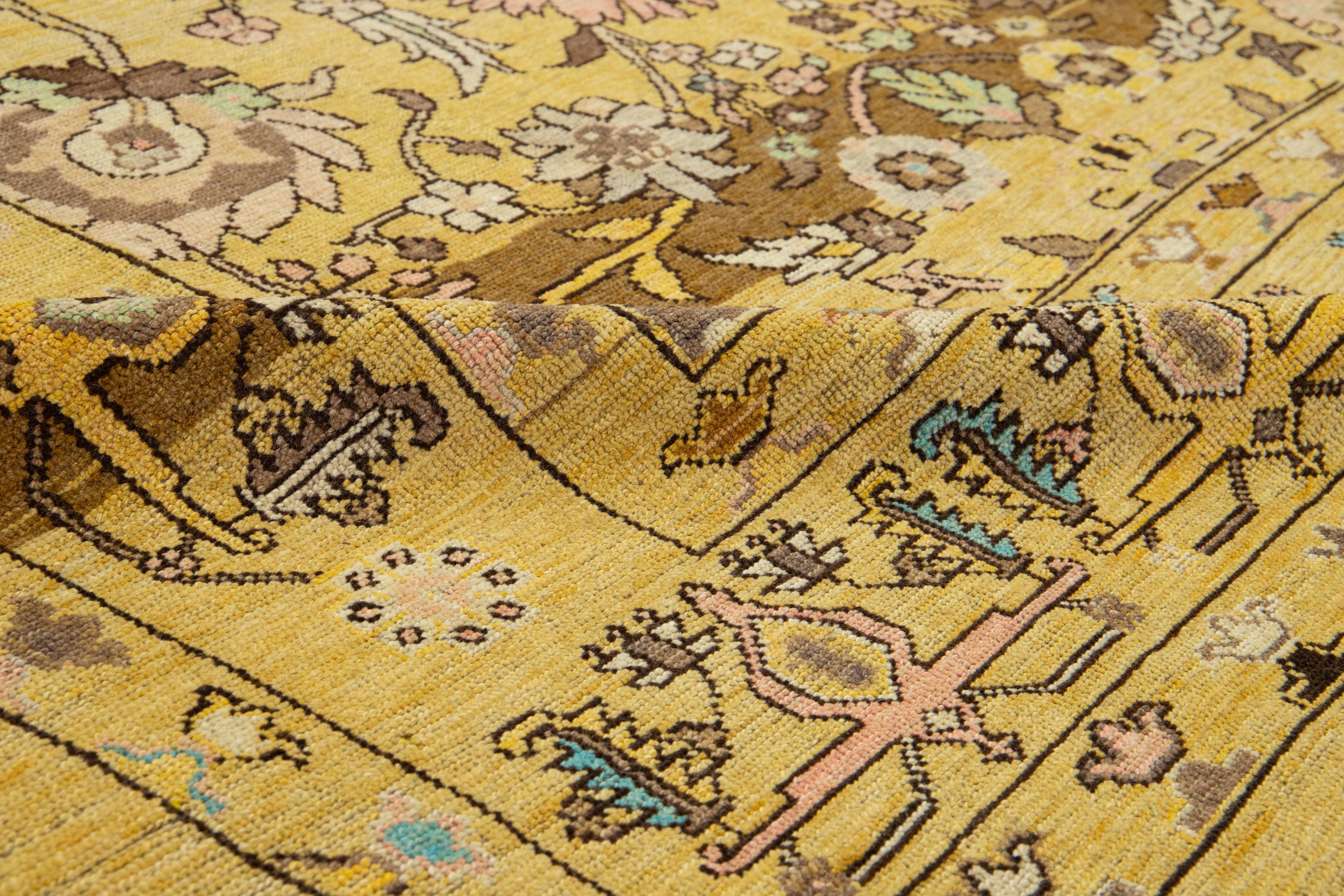 Tapis de laine Goldenrod de style néo-moderne fait à la main avec motif sur toute la surface Neuf - En vente à Norwalk, CT