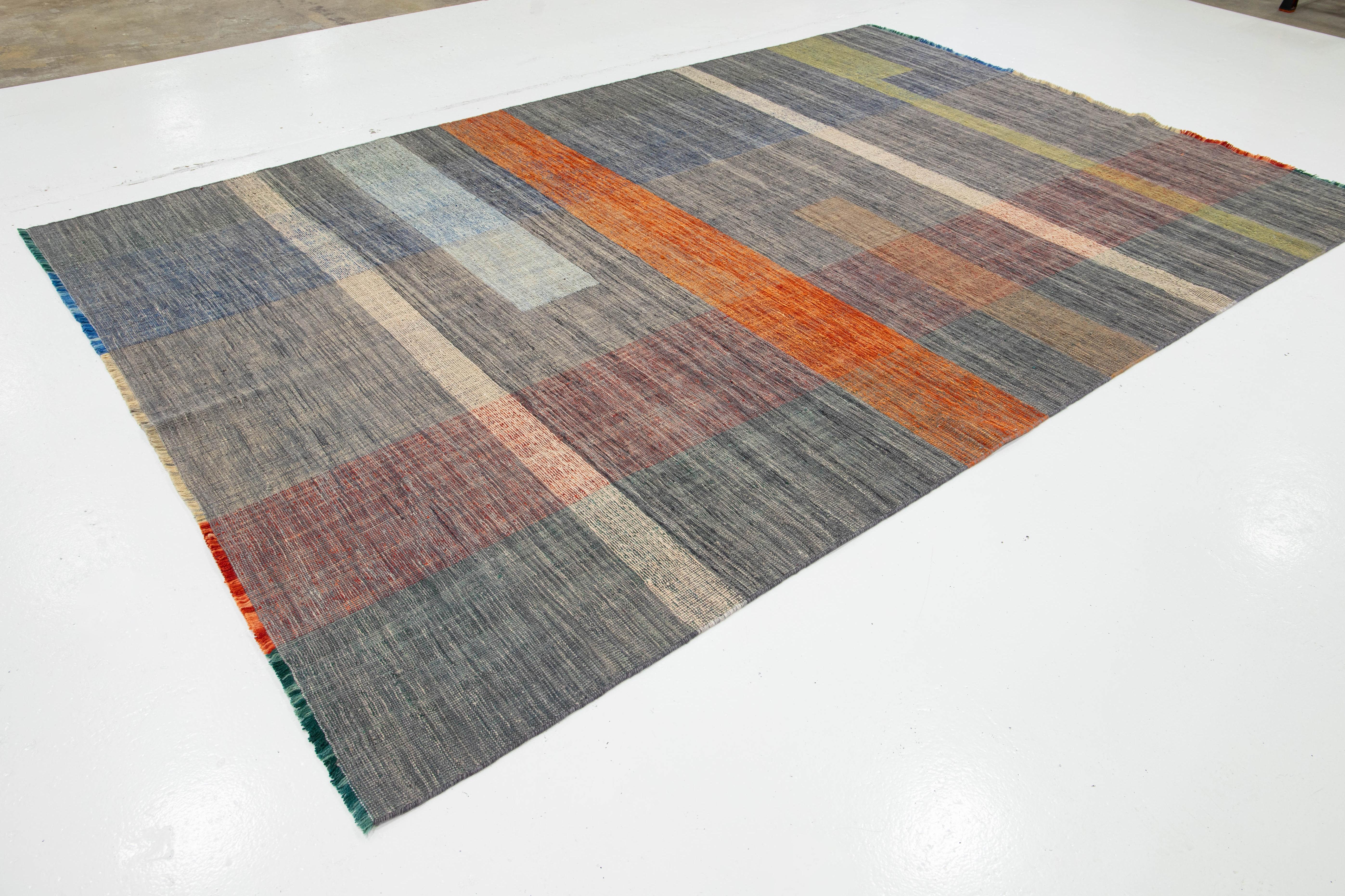 Indian 8 x 11 Contemporary Kilim Flatweave Multicolored Wool rug With Geometric Design For Sale