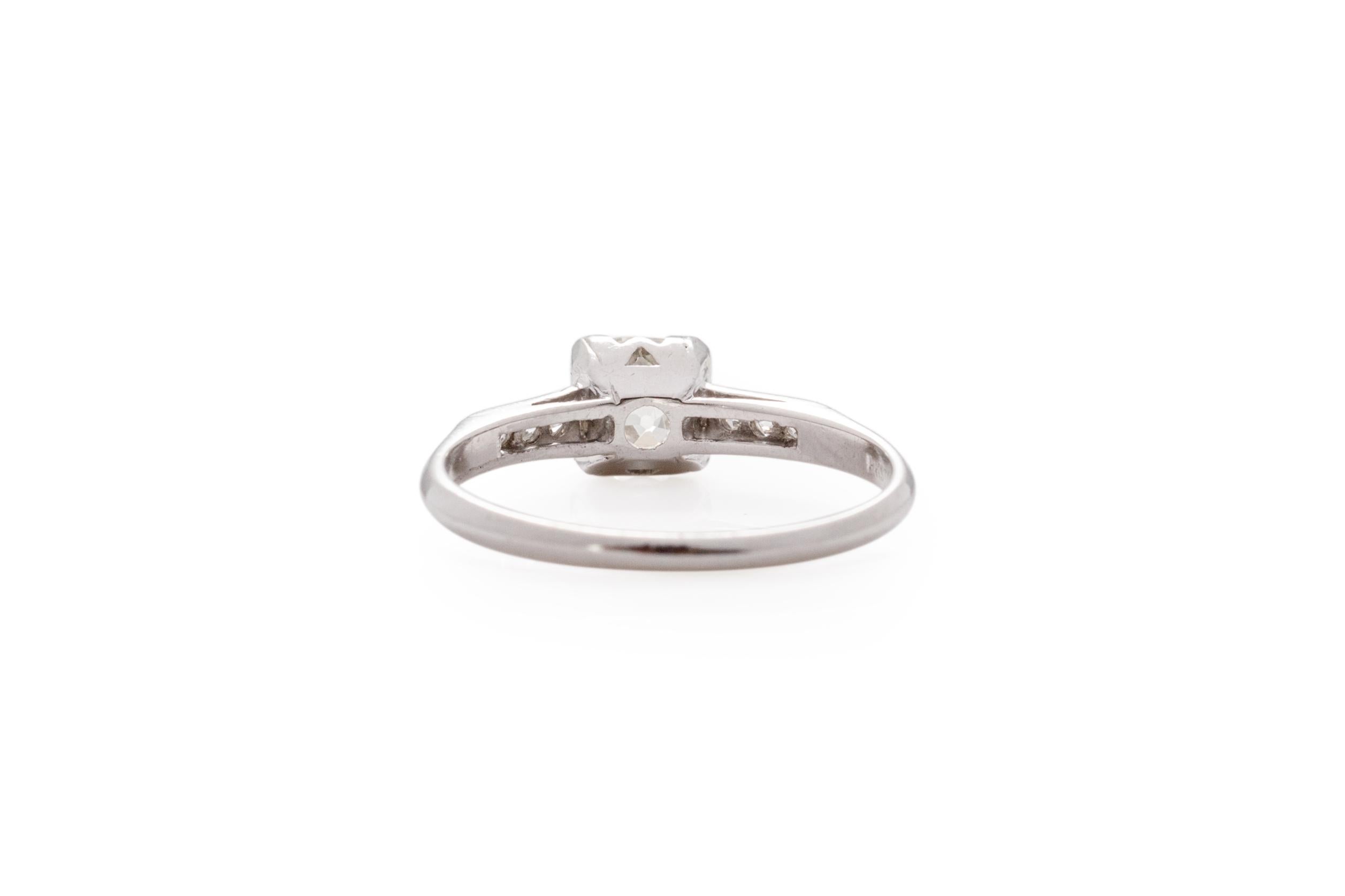 Taglio cuscino antico Anello di fidanzamento in platino con diamante Art Deco da .80 carati in vendita