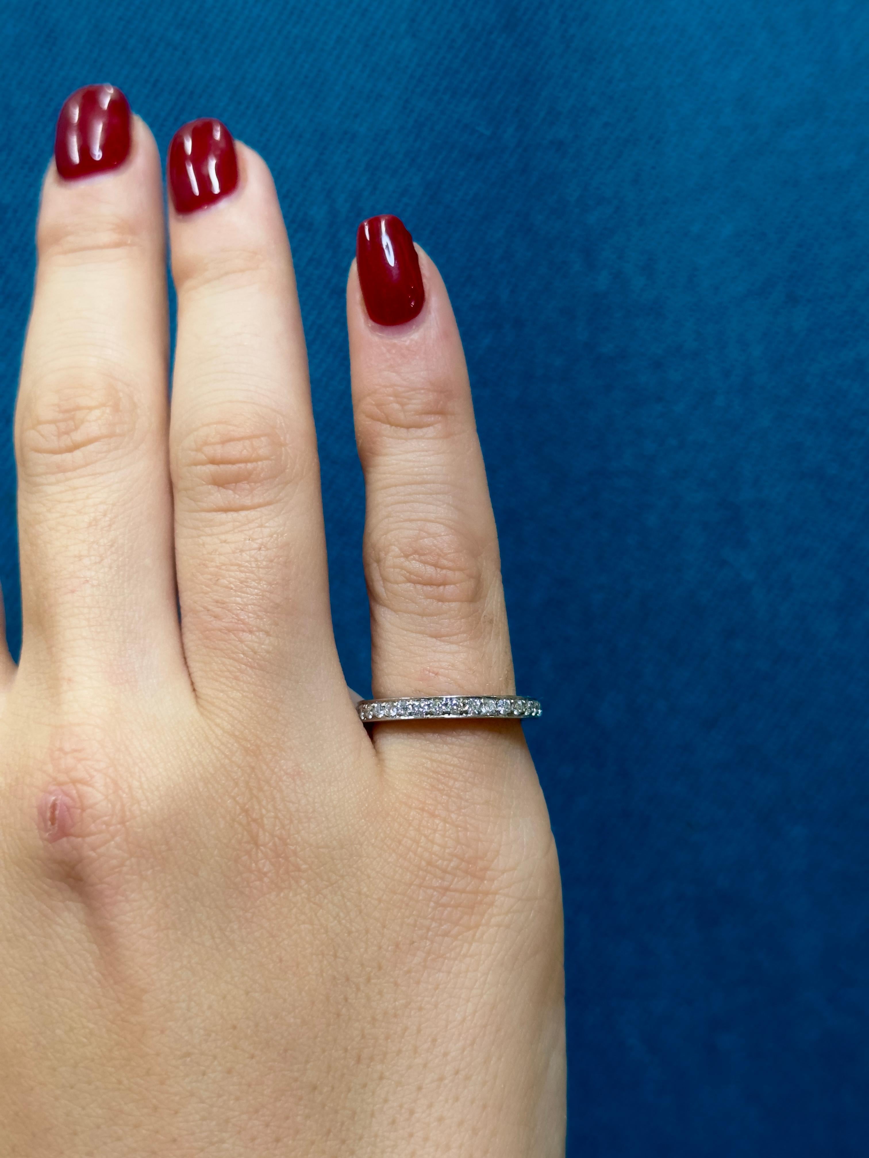 En venta: .80 quilates Diamante Redondo Brillante Alianza de Platino  2