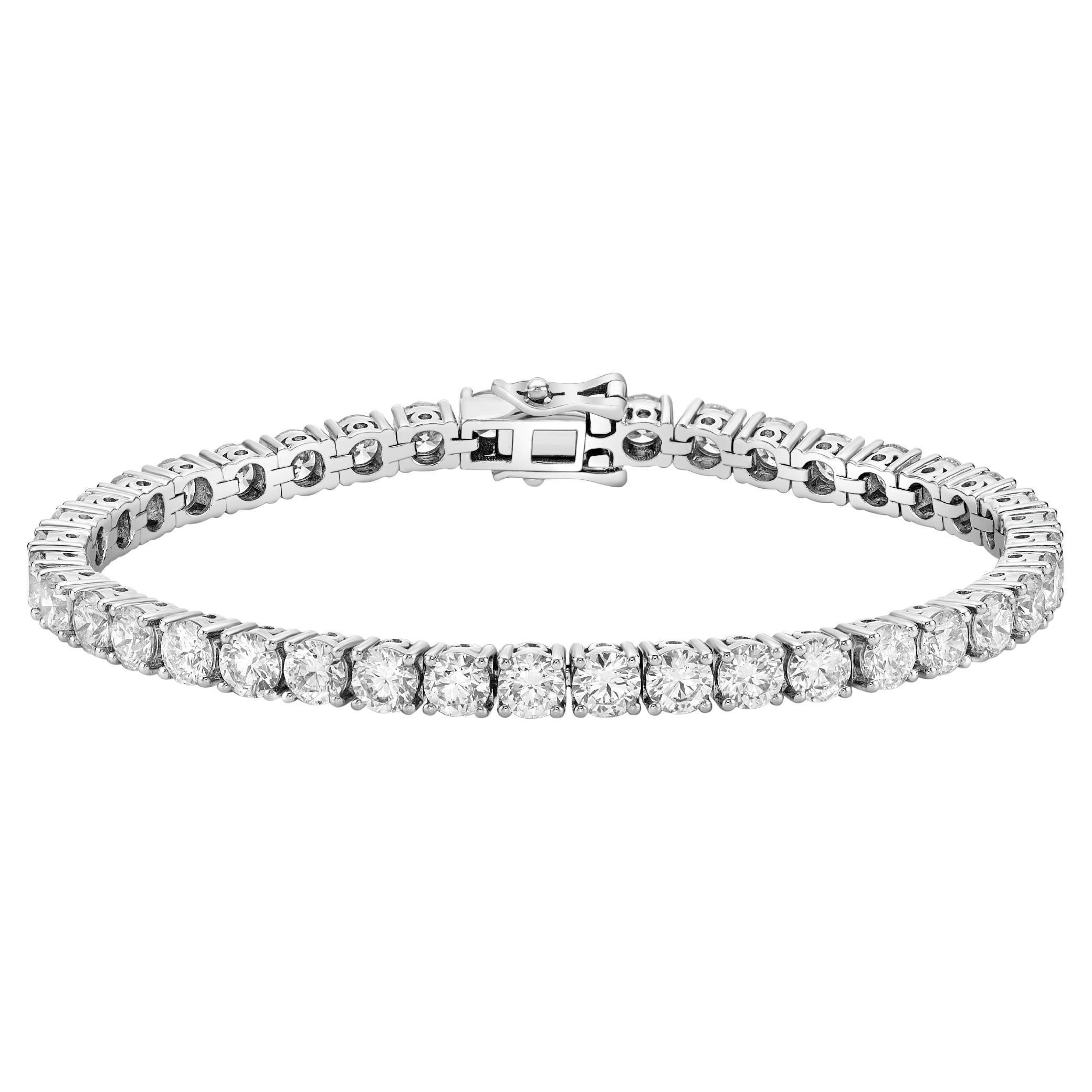 Bracelet tennis classique en or blanc 18 carats avec diamants de 8,0 carats en vente
