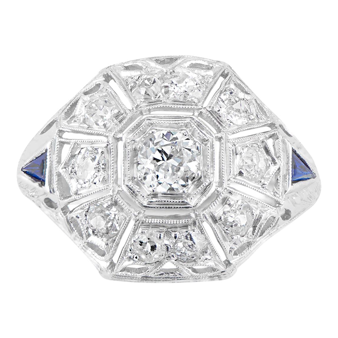 Bague de fiançailles en platine avec dôme percé de diamants et saphirs de 0,80 carat