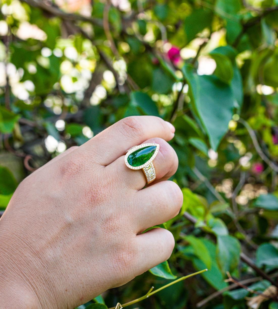 emerald pear shaped engagement ring