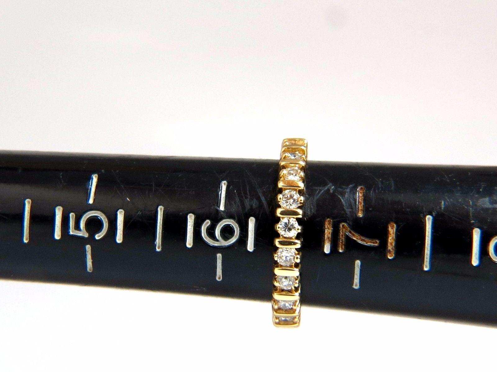 .80ct. Diamanten Ewigkeitsring 
Rund, Brillantschliffe

H Farbe 

Vs-2, Si-1 Klarheit

3.2 Gramm
Größe 6,5 und kann nicht geändert werden.


3.2mm dick

2.6mm Tiefe


14kt Gelbgold

$3000 Schätzung Zertifikat zu begleiten.