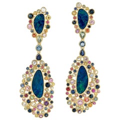 Boucles d'oreilles en or 18 carats avec opale et saphirs multicolores de 8,0 carats