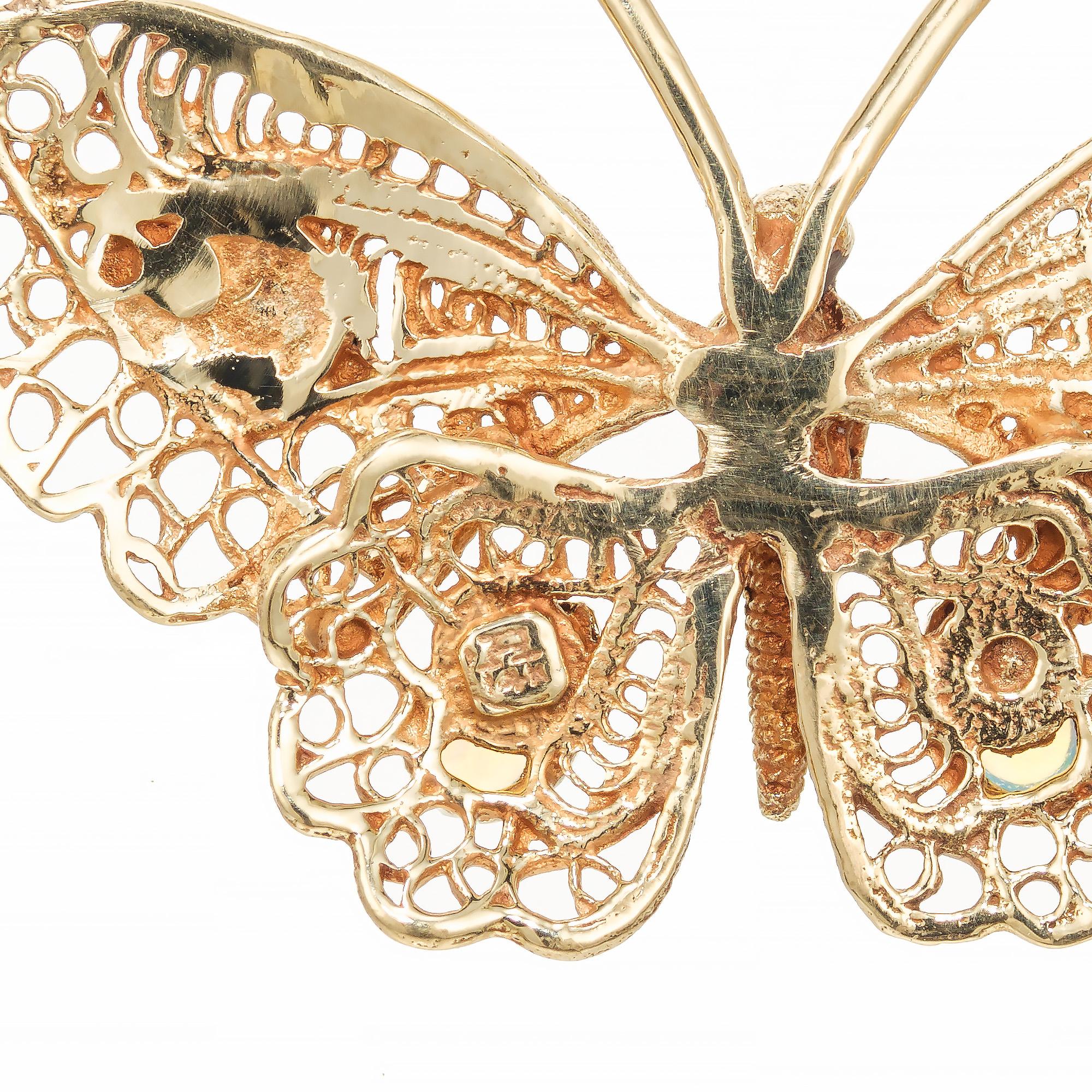 Collier pendentif papillon en or jaune avec opale poire de 0,80 carat, milieu du siècle dernier  en vente 1