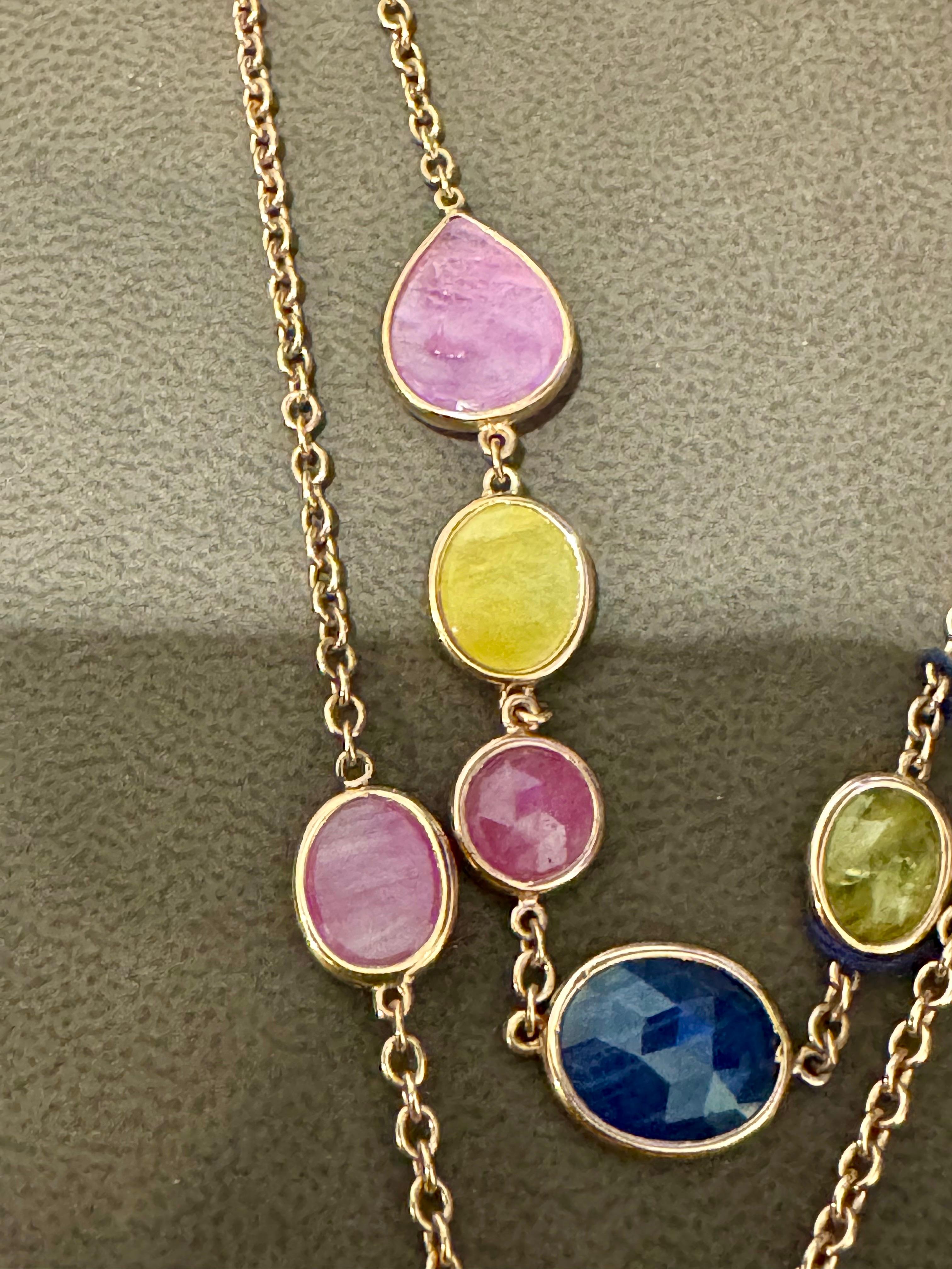 Collana con castone e zaffiri multipli incastonati da 80 carati e con diamanti in oro 18 carati, lunghezza 35