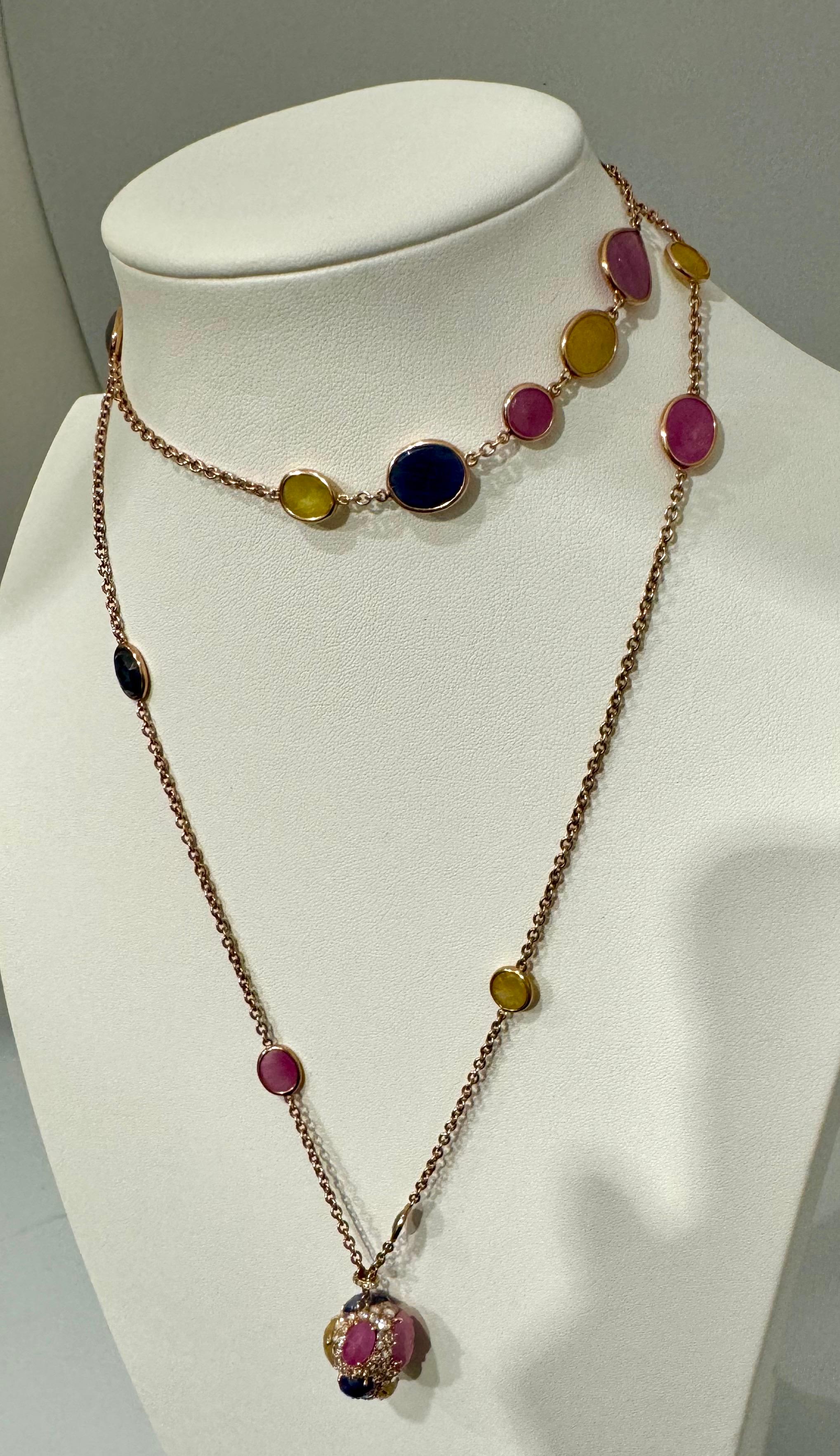 Collana con castone e zaffiri multipli incastonati da 80 carati e con diamanti in oro 18 carati, lunghezza 35