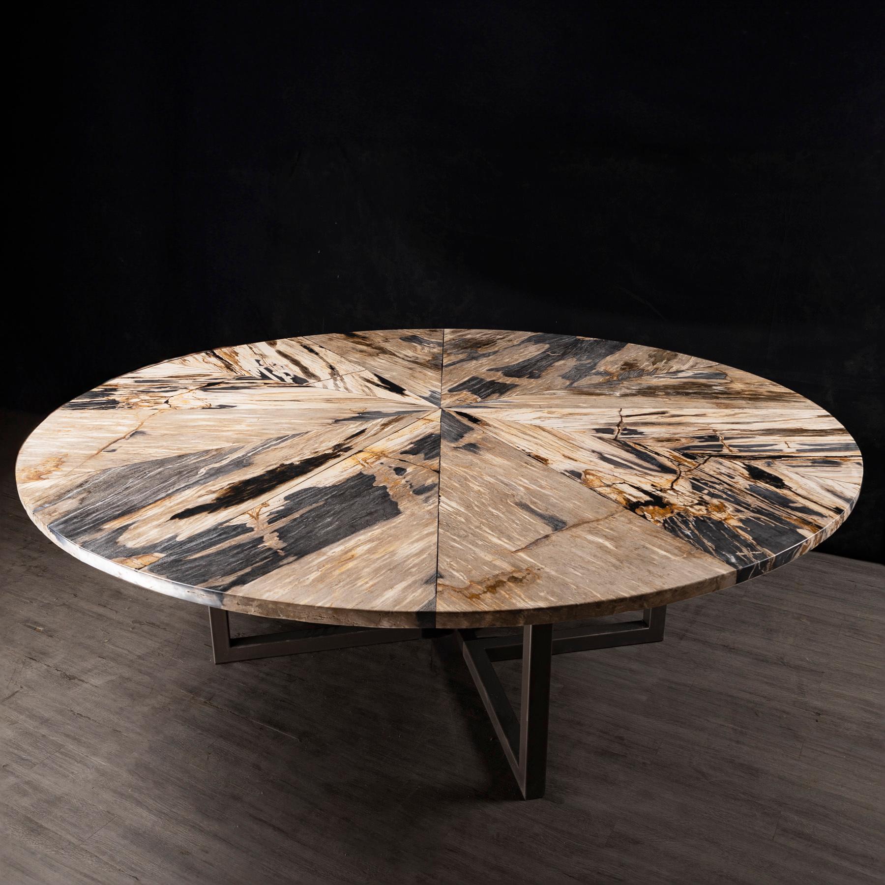 Table de salle à manger ronde en bois pétrifié de 80 pouces avec base en métal Neuf - En vente à Polanco, CDMX