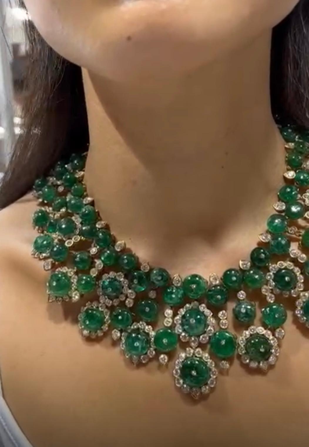 Collar de Esmeraldas de los 80 en Oro de 18k Esmeraldas de 227 ct y Diamantes de 56 ct Artesano en venta