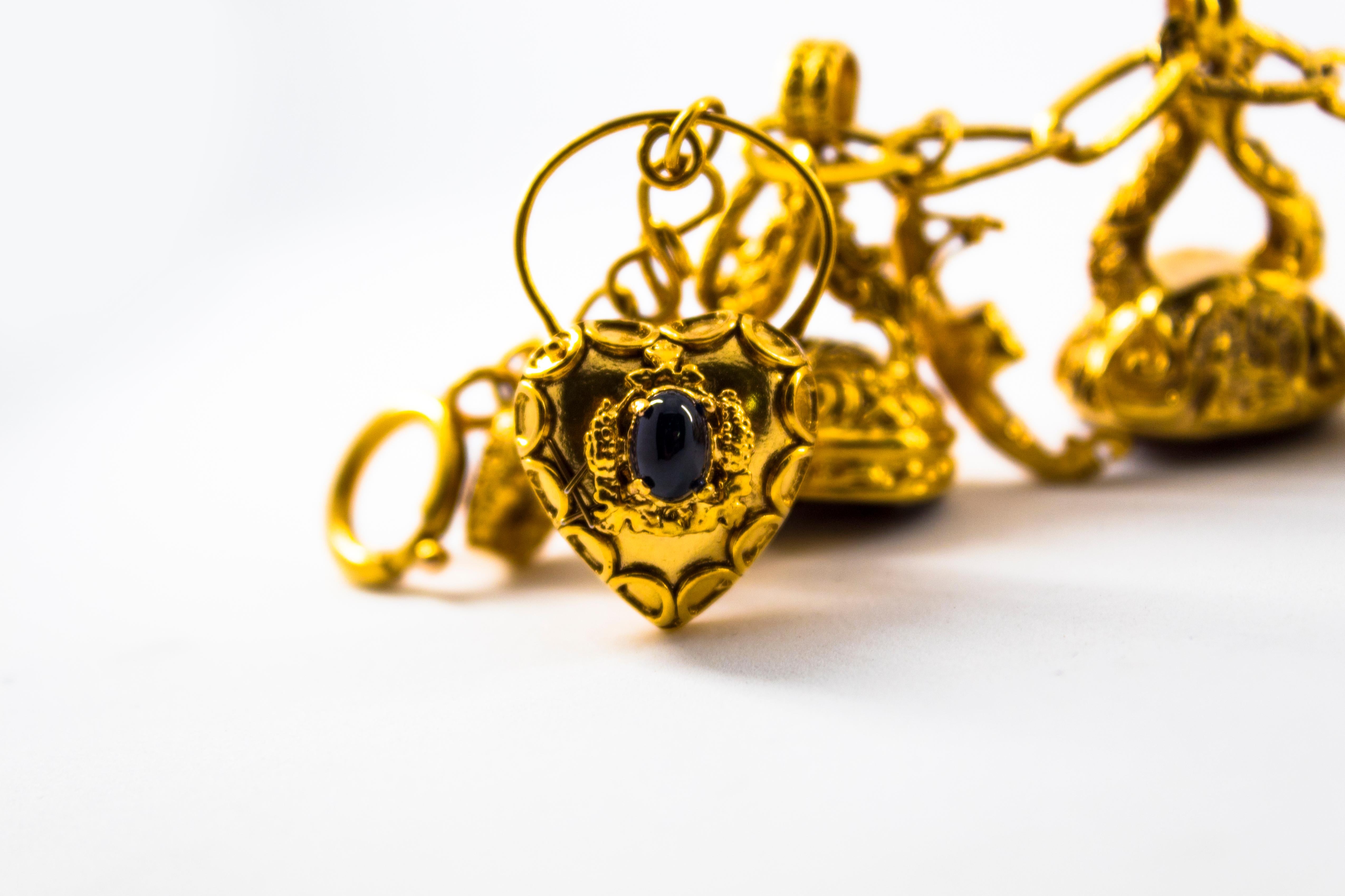 Art Nouveau 8.00 Carat Amethyst 0.50 Carat Blue Sapphire Carnelian Yellow Gold Bracelet For Sale