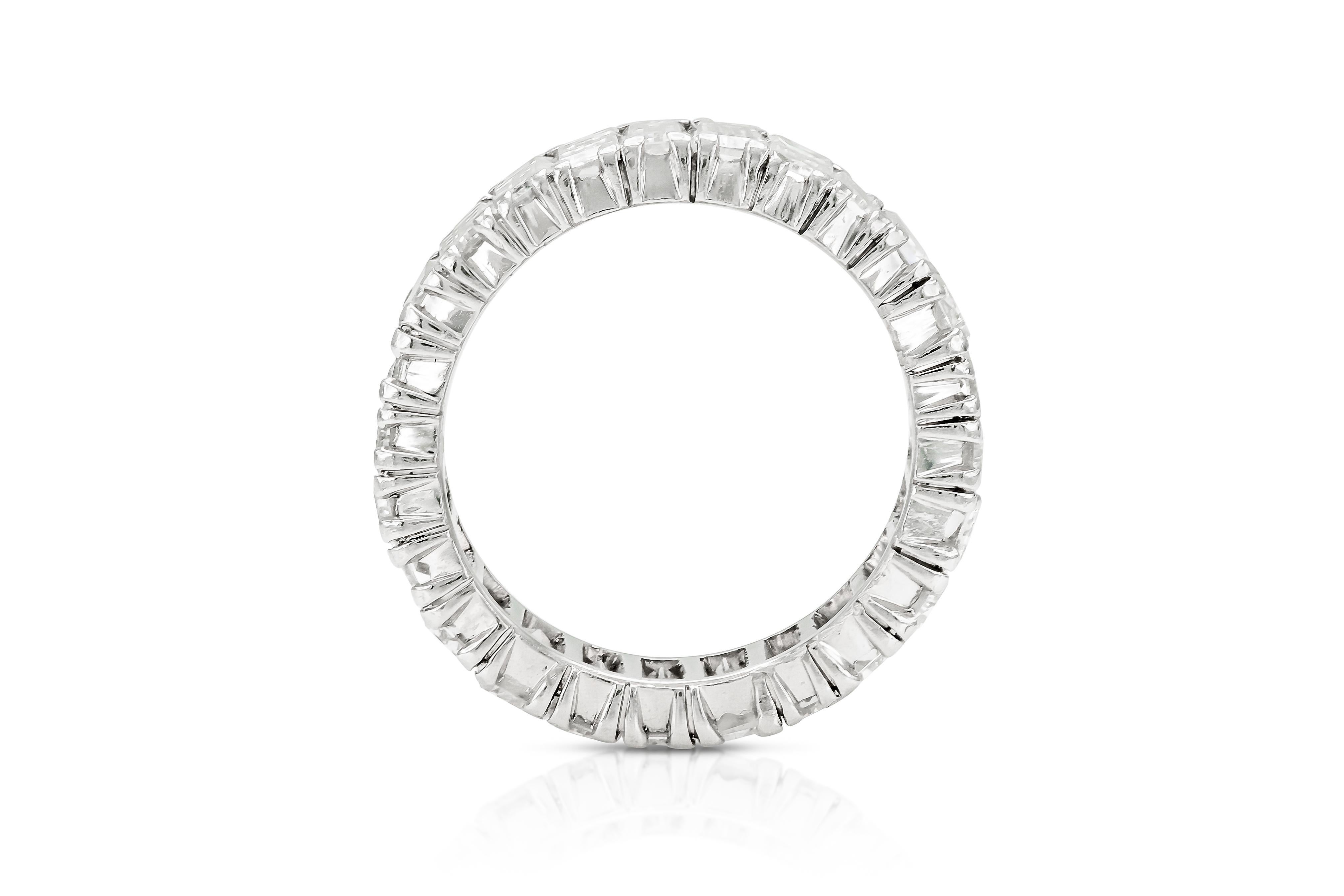 8.00 Carat Baguette Cut Diamond Eternity Band im Zustand „Gut“ im Angebot in New York, NY