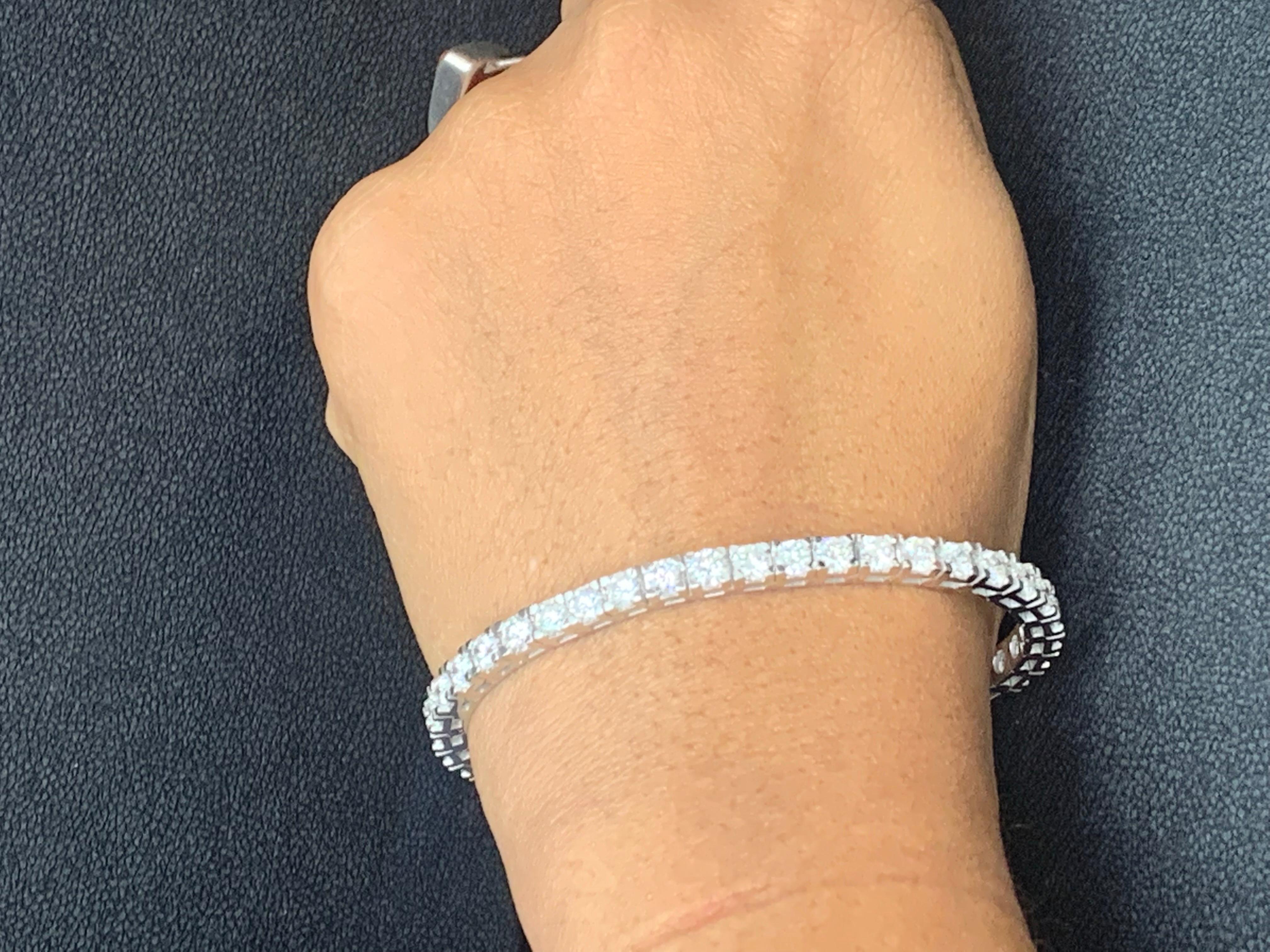 Moderne Bracelet de tennis en or blanc 14 carats, diamant rond taillé en brillant de 8,00 carats en vente