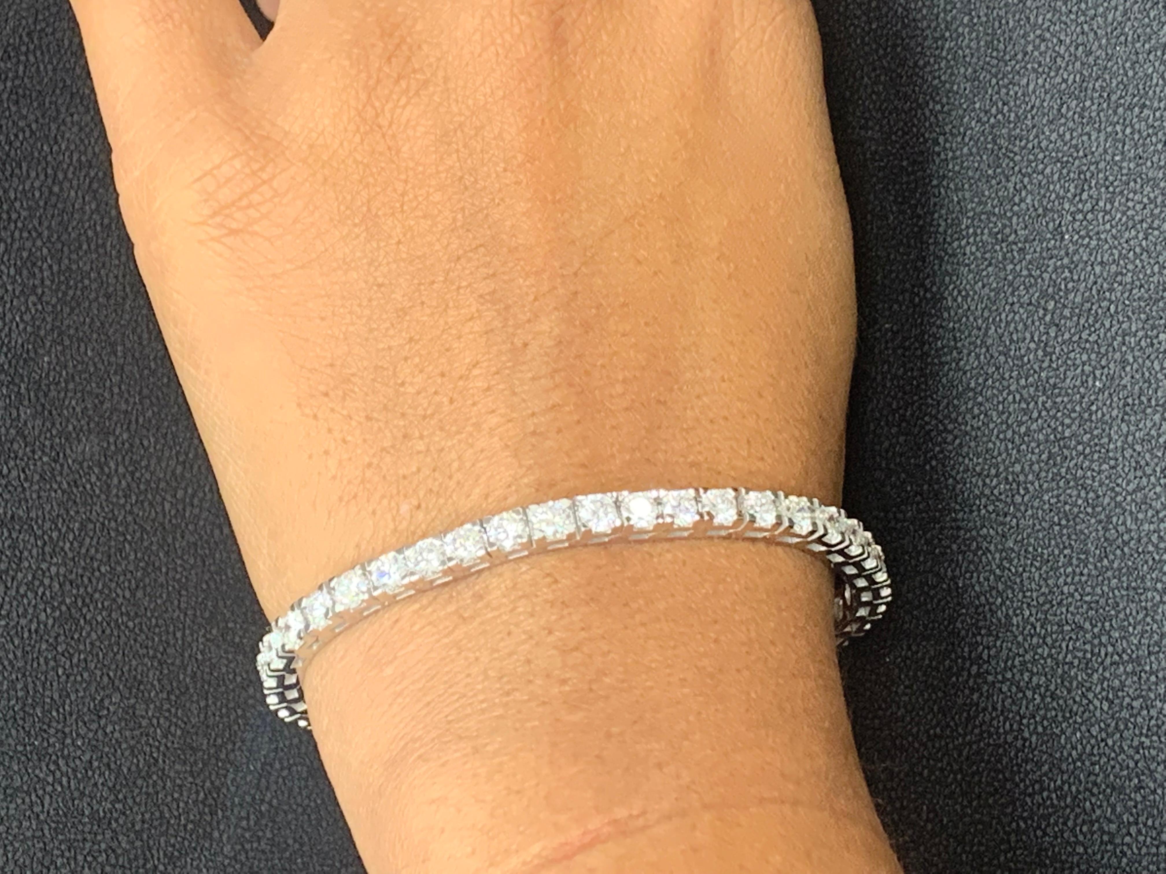 Bracelet de tennis en or blanc 14 carats, diamant rond taillé en brillant de 8,00 carats en vente 5