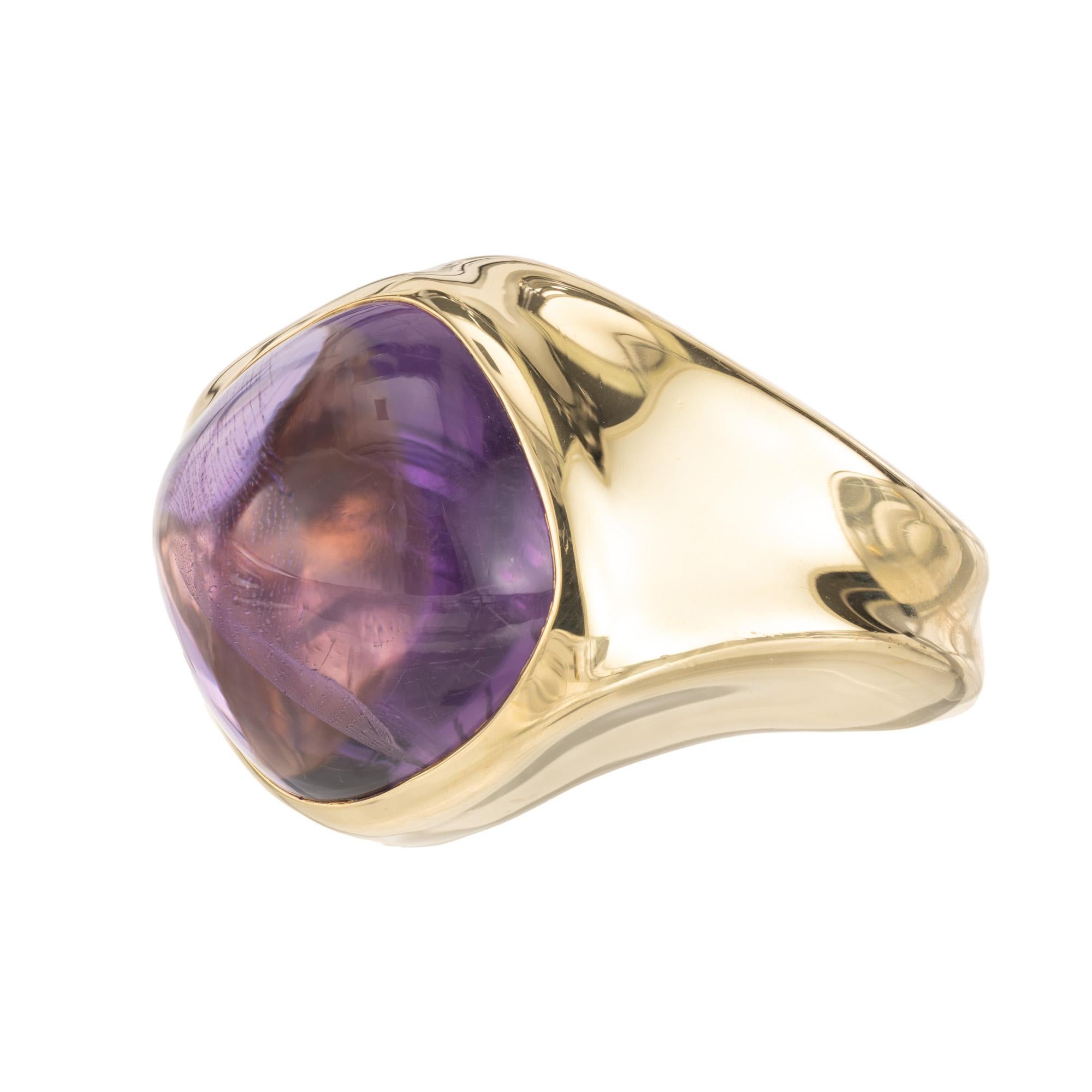 8.00 Carat Cabochon Amethyst Yellow Gold Twist Design Ring  In Good Condition In Stamford, CT