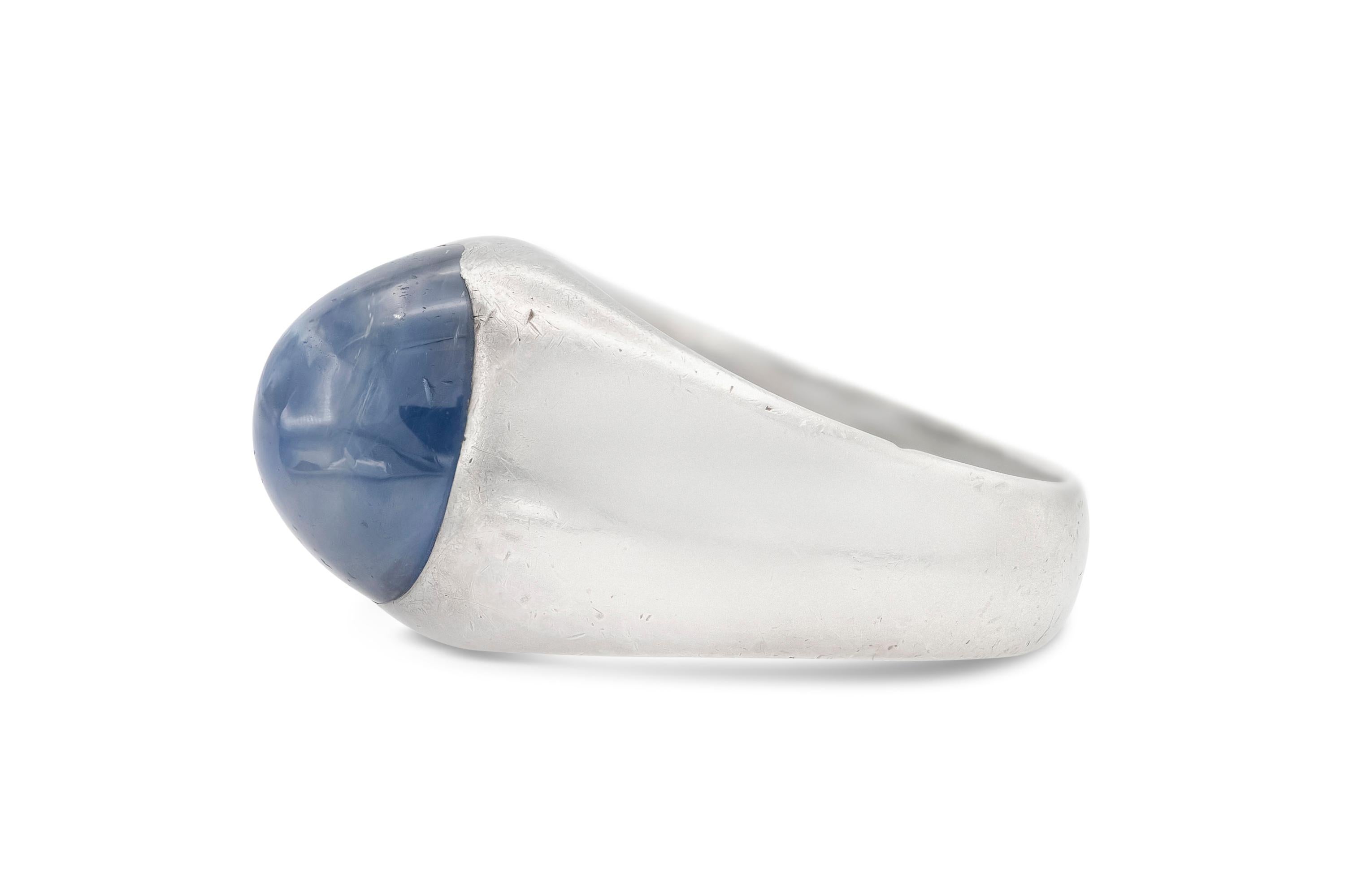 8.00 Carat Cabochon Sapphire Men's Ring In Fair Condition For Sale In New York, NY