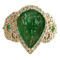 Exquisite Natural Emerald Diamond Ring In 14 Karat Yellow Gold