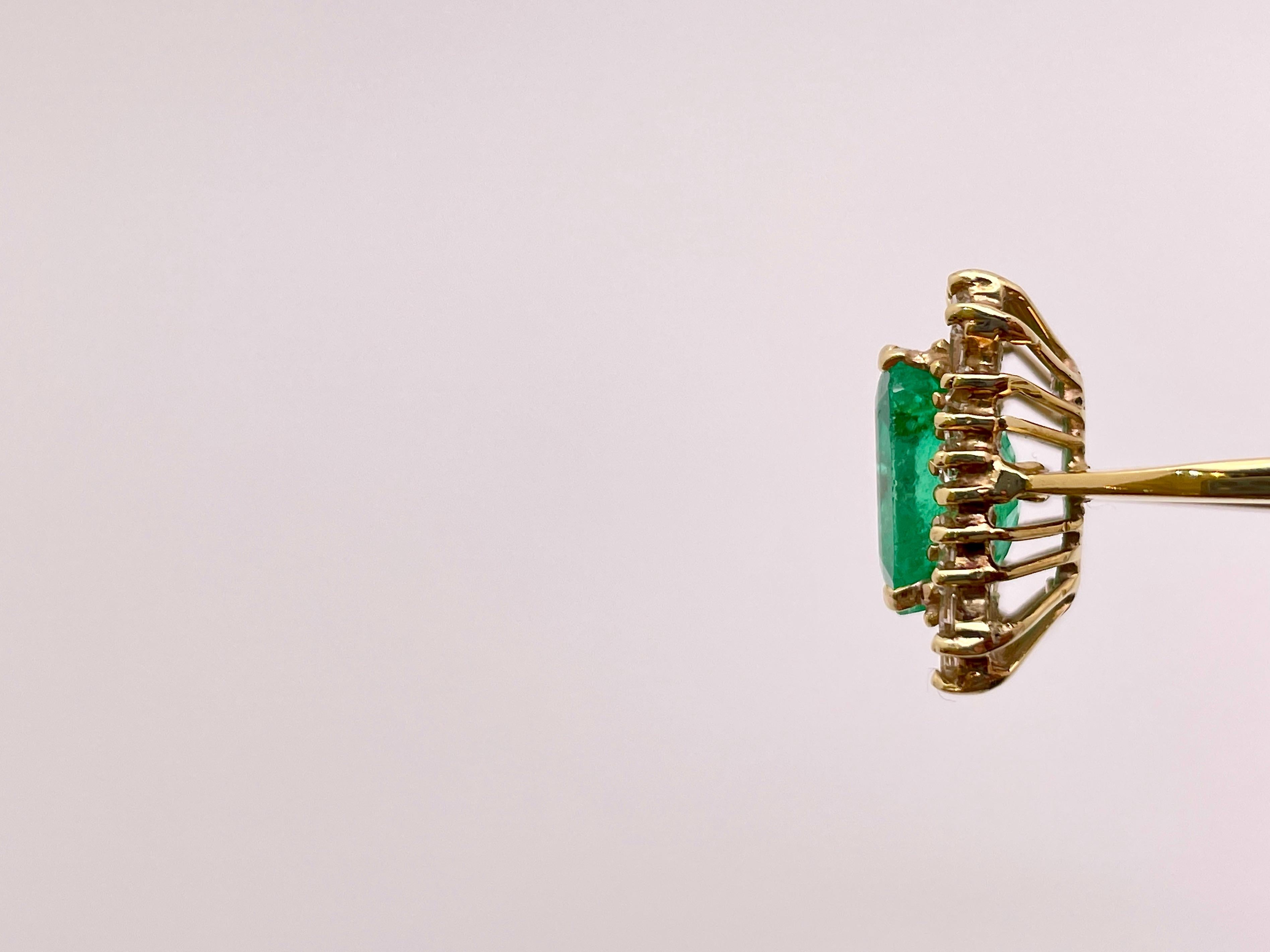 8.00 Carat Emerald Diamond 18 Karat Yellow Gold Ring For Sale 5
