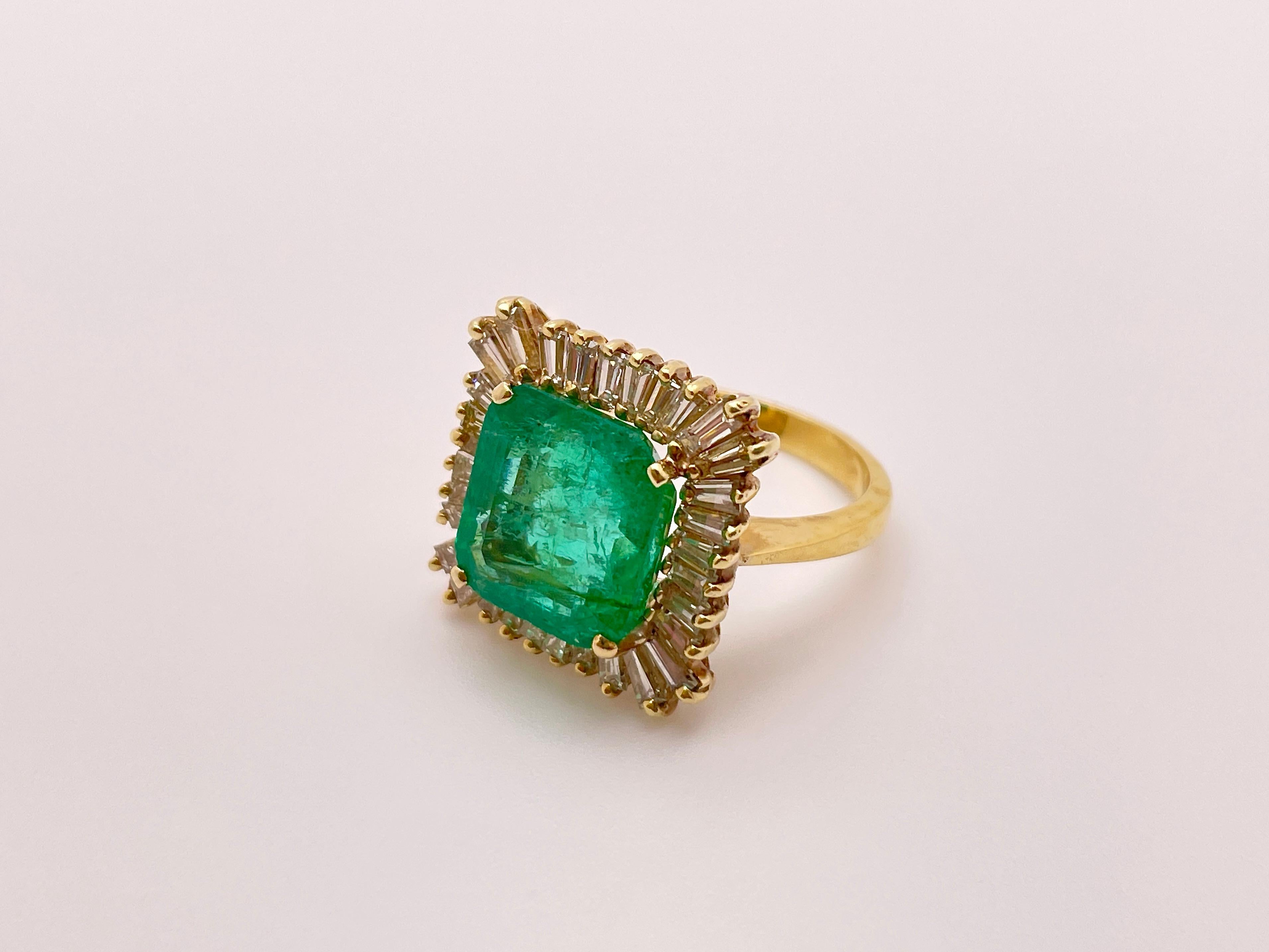 Square Cut 8.00 Carat Emerald Diamond 18 Karat Yellow Gold Ring For Sale