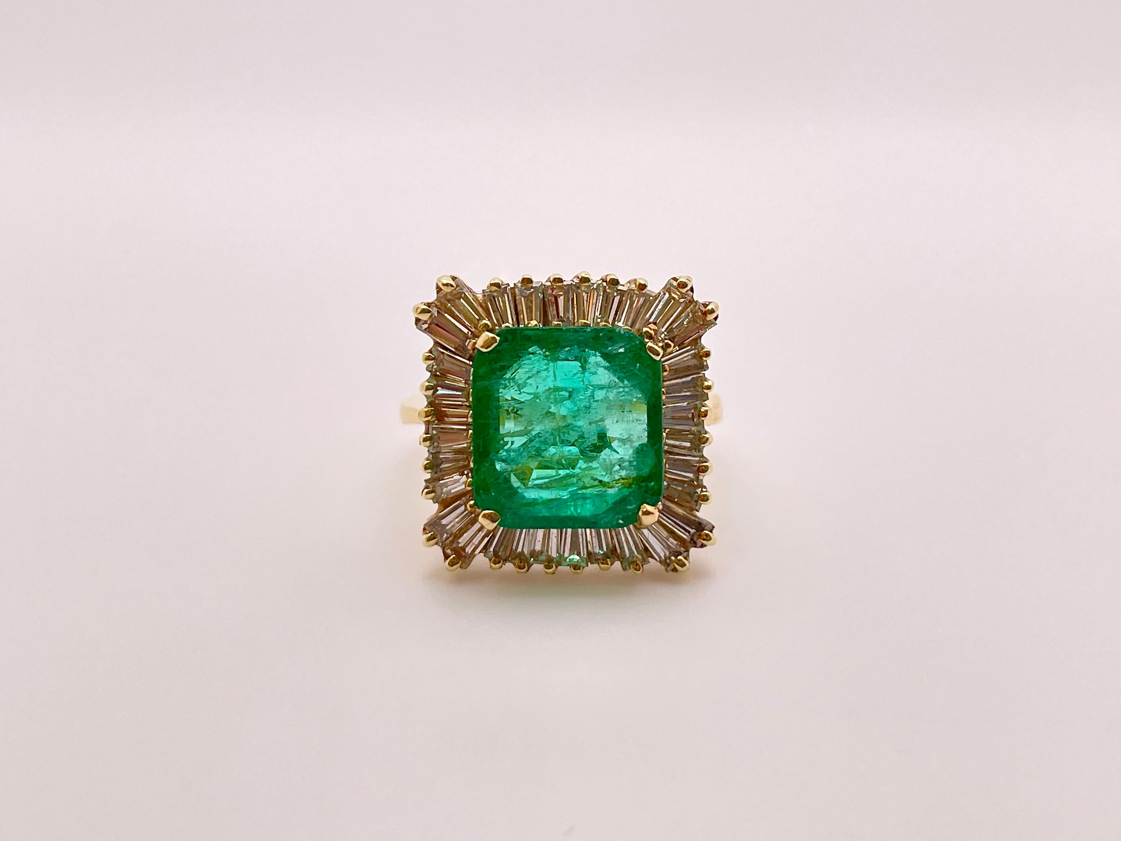8.00 Carat Emerald Diamond 18 Karat Yellow Gold Ring In Excellent Condition For Sale In Westport, CT