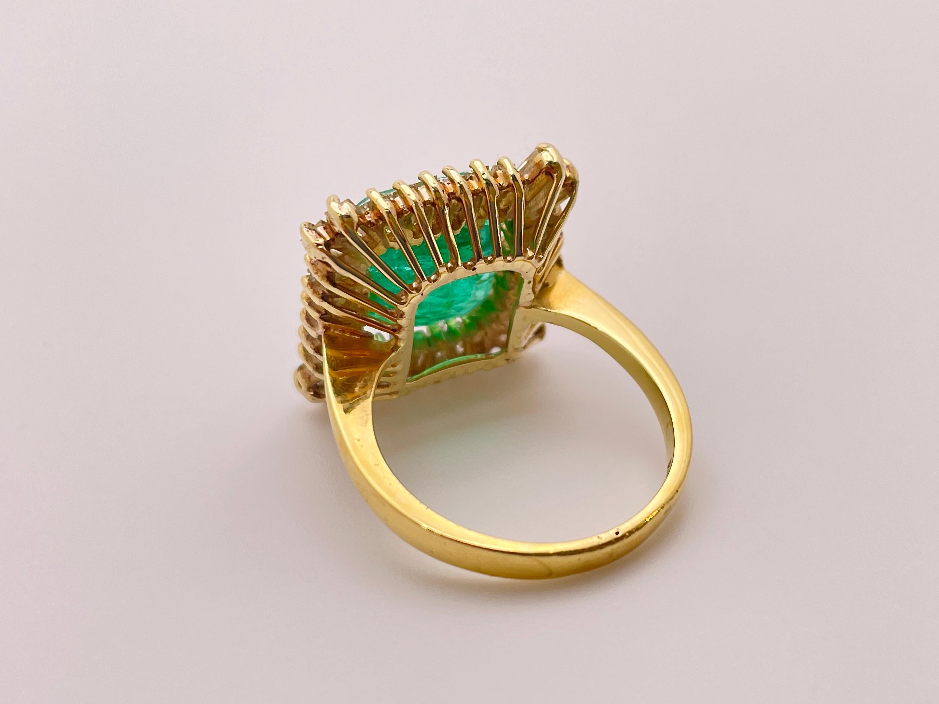 8.00 Carat Emerald Diamond 18 Karat Yellow Gold Ring For Sale 1