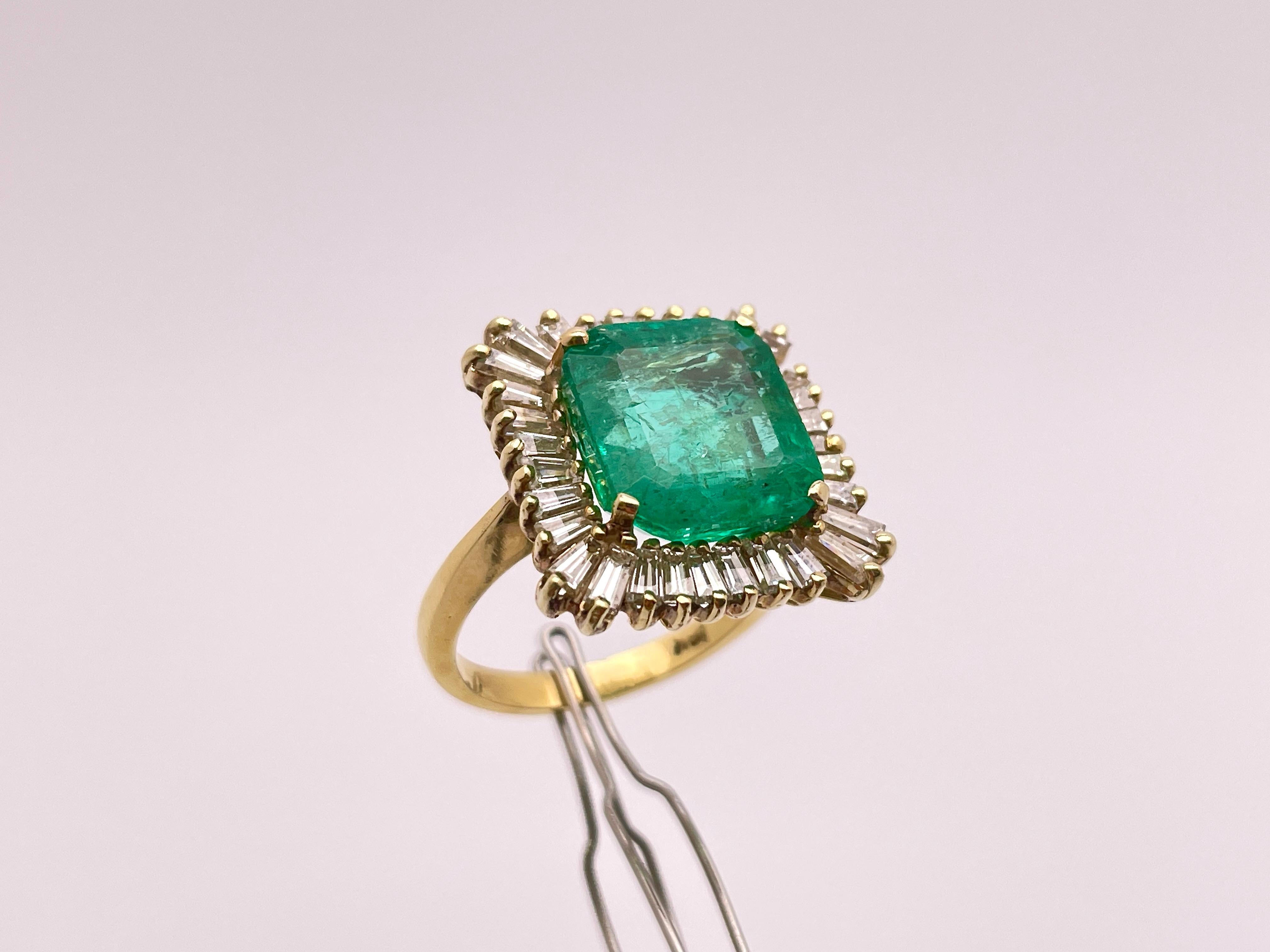 8.00 Carat Emerald Diamond 18 Karat Yellow Gold Ring For Sale 4
