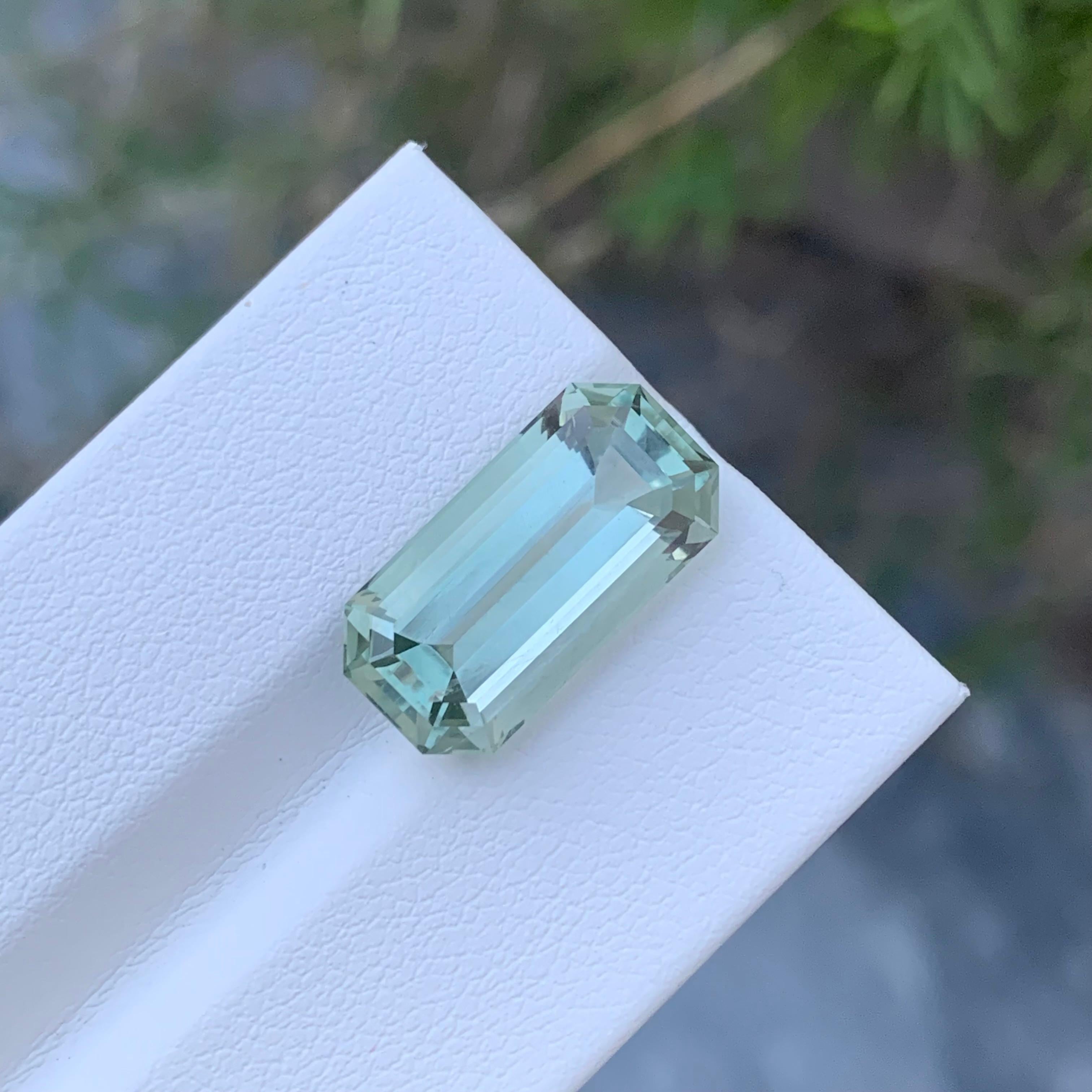 8.00 Carat Natural Loose Green Amethyst Rectangular Emerald Shape Gem For Ring  In New Condition For Sale In Peshawar, PK