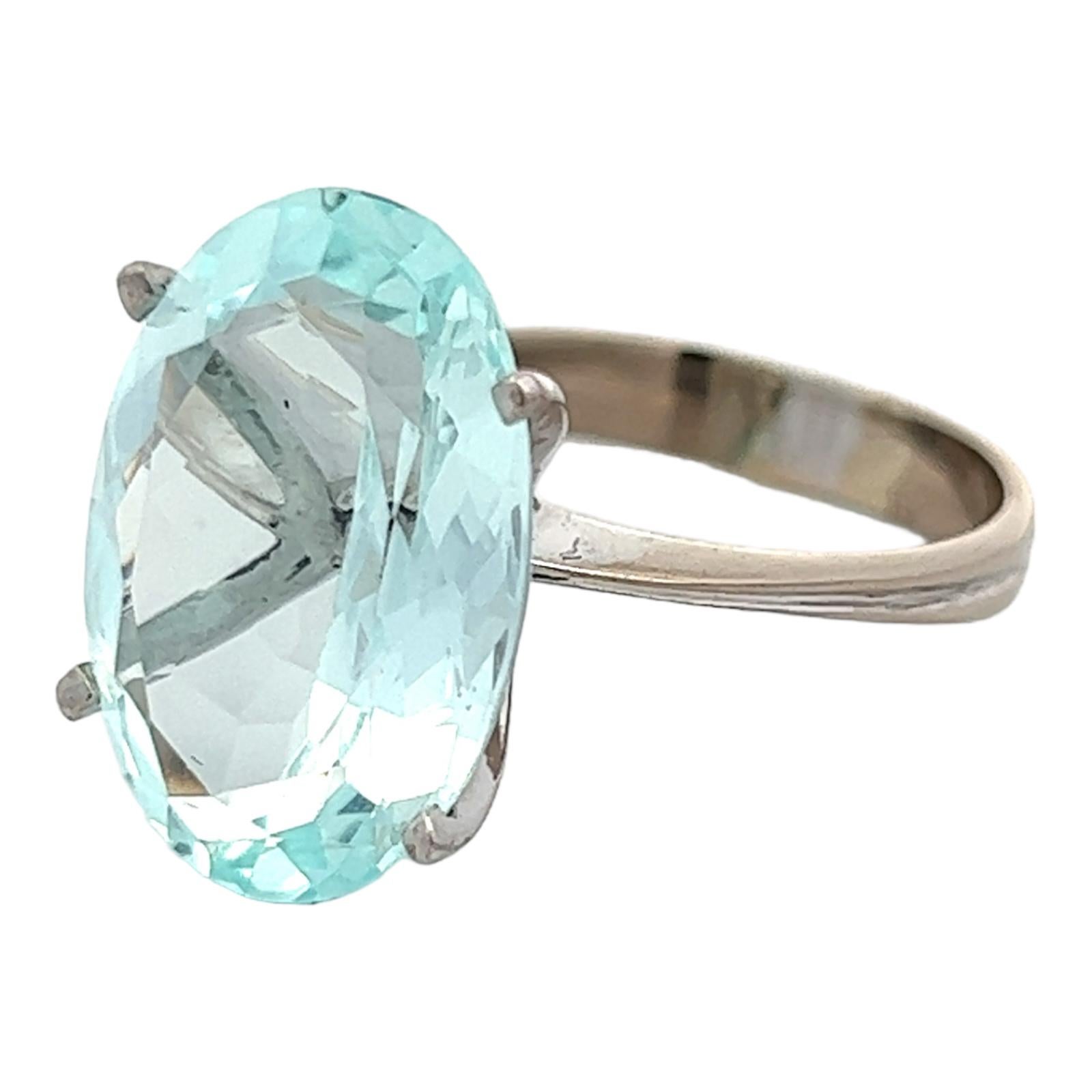 8.00 Aigue-marine ovale en or blanc 18 carats Bague Cocktail Estate Excellent état à Boca Raton, FL