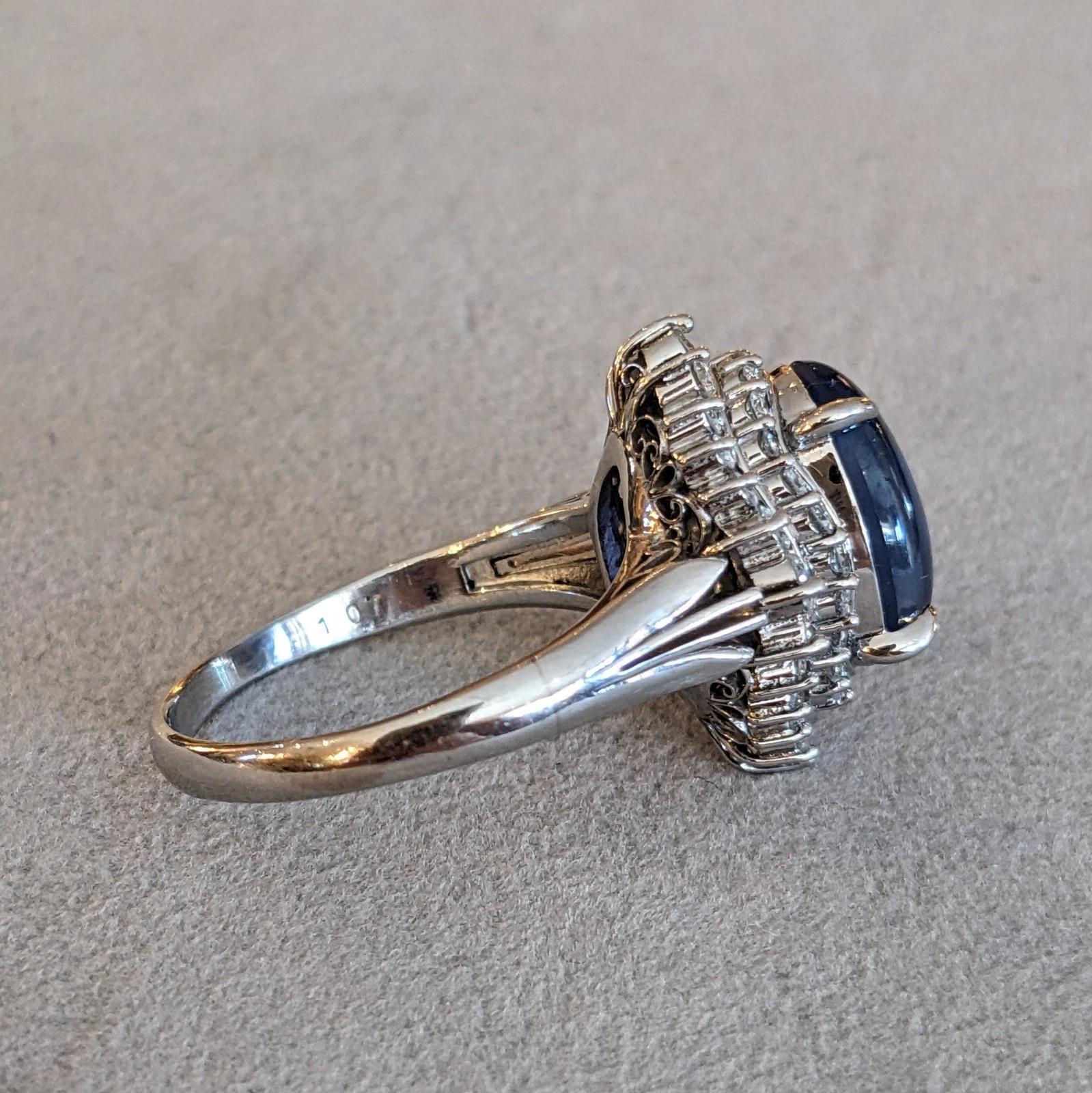 Women's 8.00 carat Oval Blue Star Sapphire & Diamond Ring in Platinum For Sale