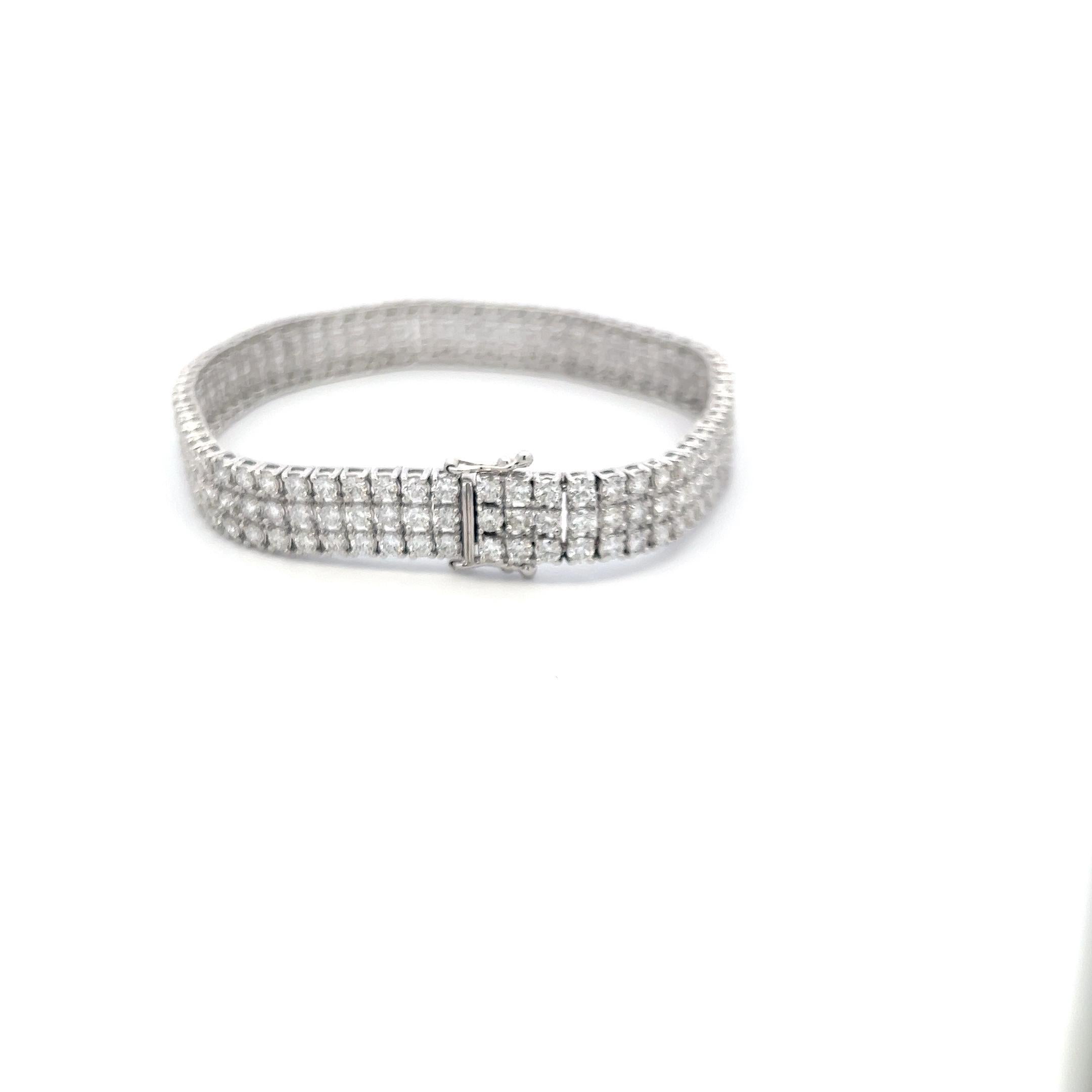 Bracelet tennis en or blanc 18 carats avec diamants brillants ronds de 8,00 carats en vente 1