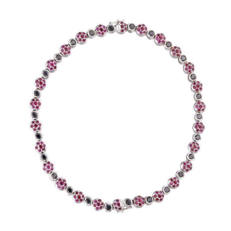 Collier de pierres précieuses en or blanc 18 carats avec rubis 8,00 carats et diamants 6,15 carats Pour femmes en vente