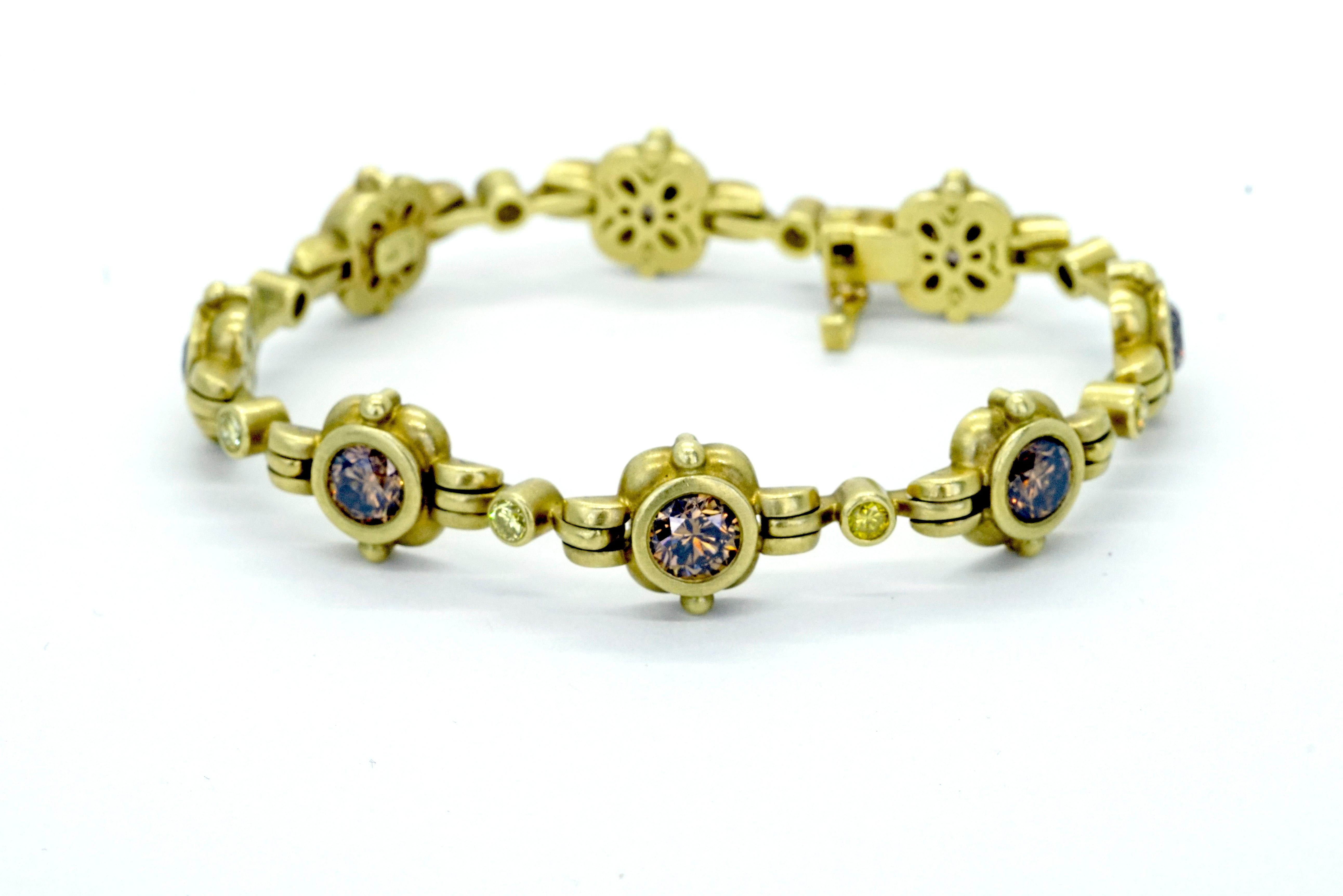 8.00 Carats 18ky Cognac and Fancy Yellow Diamonds Bracelet For Sale 6