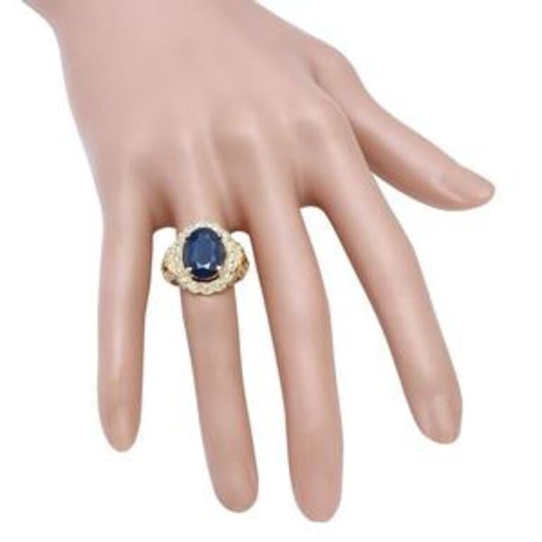 Women's or Men's 8.00 Carat Exquisite Natural Blue Sapphire and Diamond 14K Solid Yellow Gold For Sale