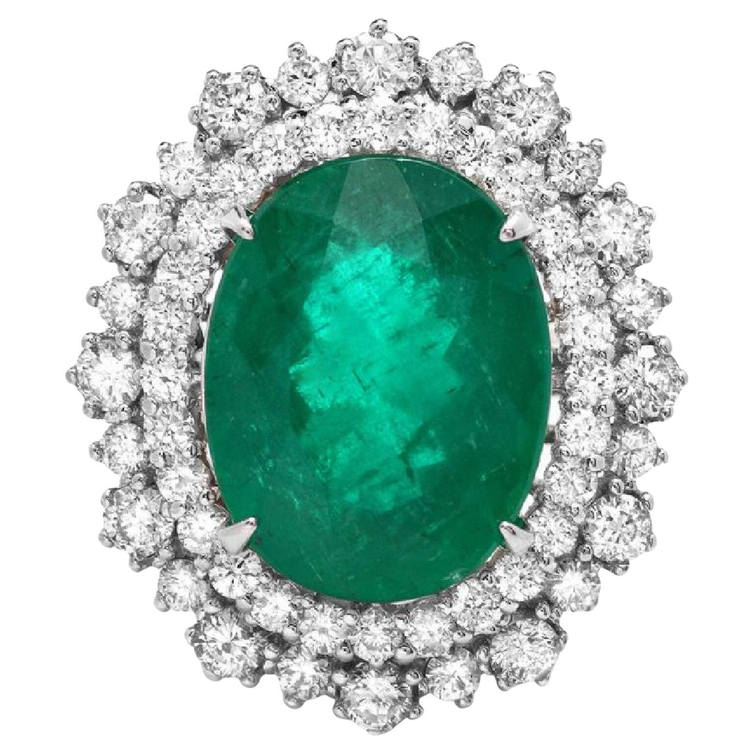 8.00 Carats Natural Emerald and Diamond 14K Solid White Gold Ring For Sale