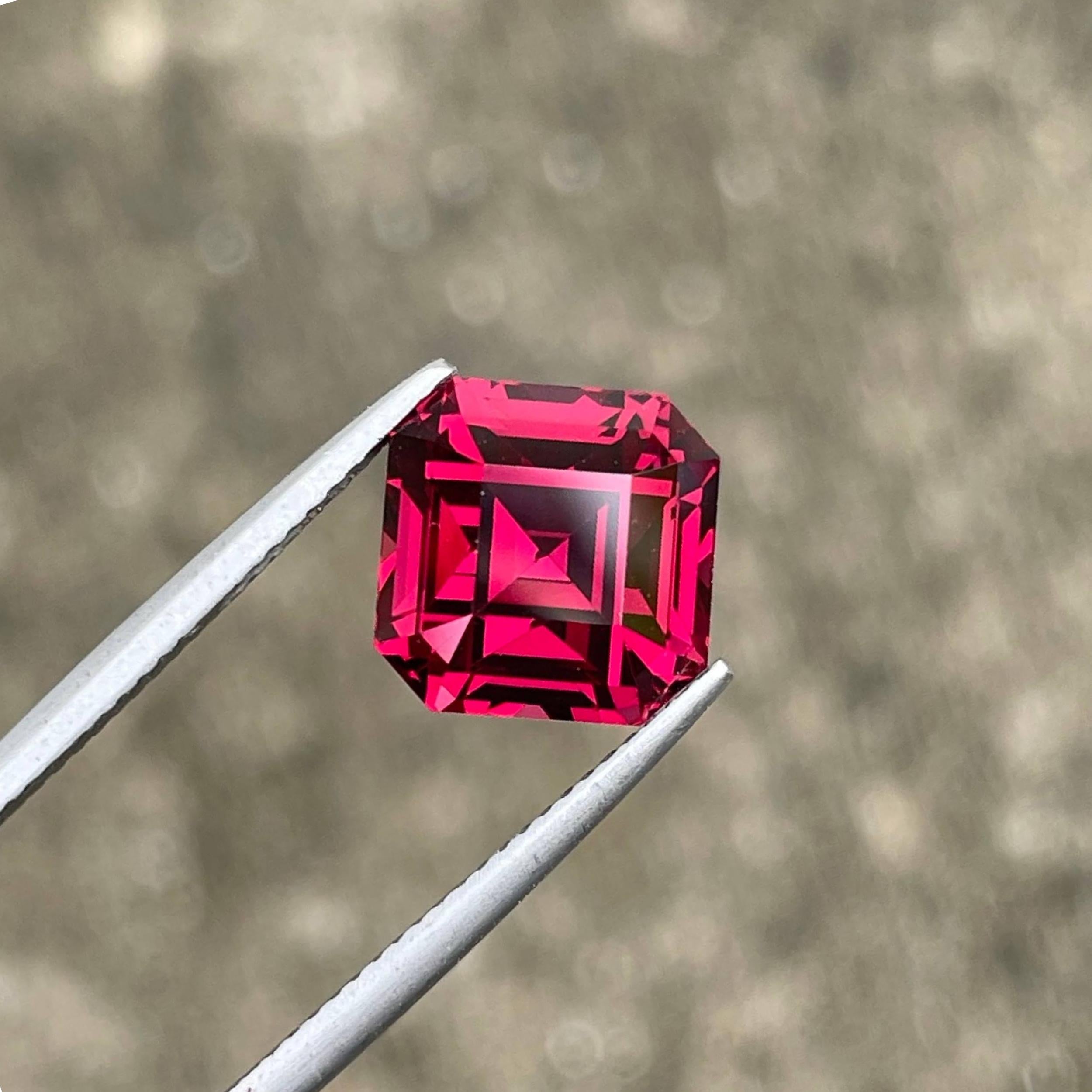 Peso 8,00 carati 
Dimensioni 10,2x10,2x8,2 mm
Trattamento nessuno 
Origine Africa 
Chiarezza VVS 
Forma Ottagono
Tagliare Asscher 


Acquista questo squisito granato rosa violaceo da 8,00 carati in vendita, una gemma naturale proveniente