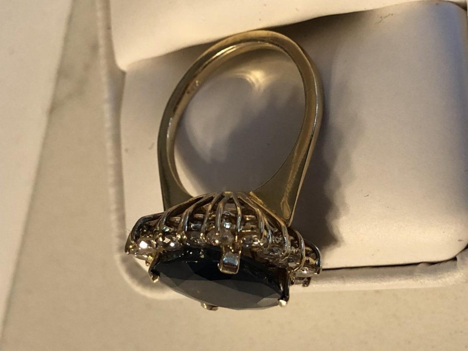 8.00 ct Sapphire & Diamond Ring in 14K Yellow Gold In Good Condition For Sale In Newmanstown, PA