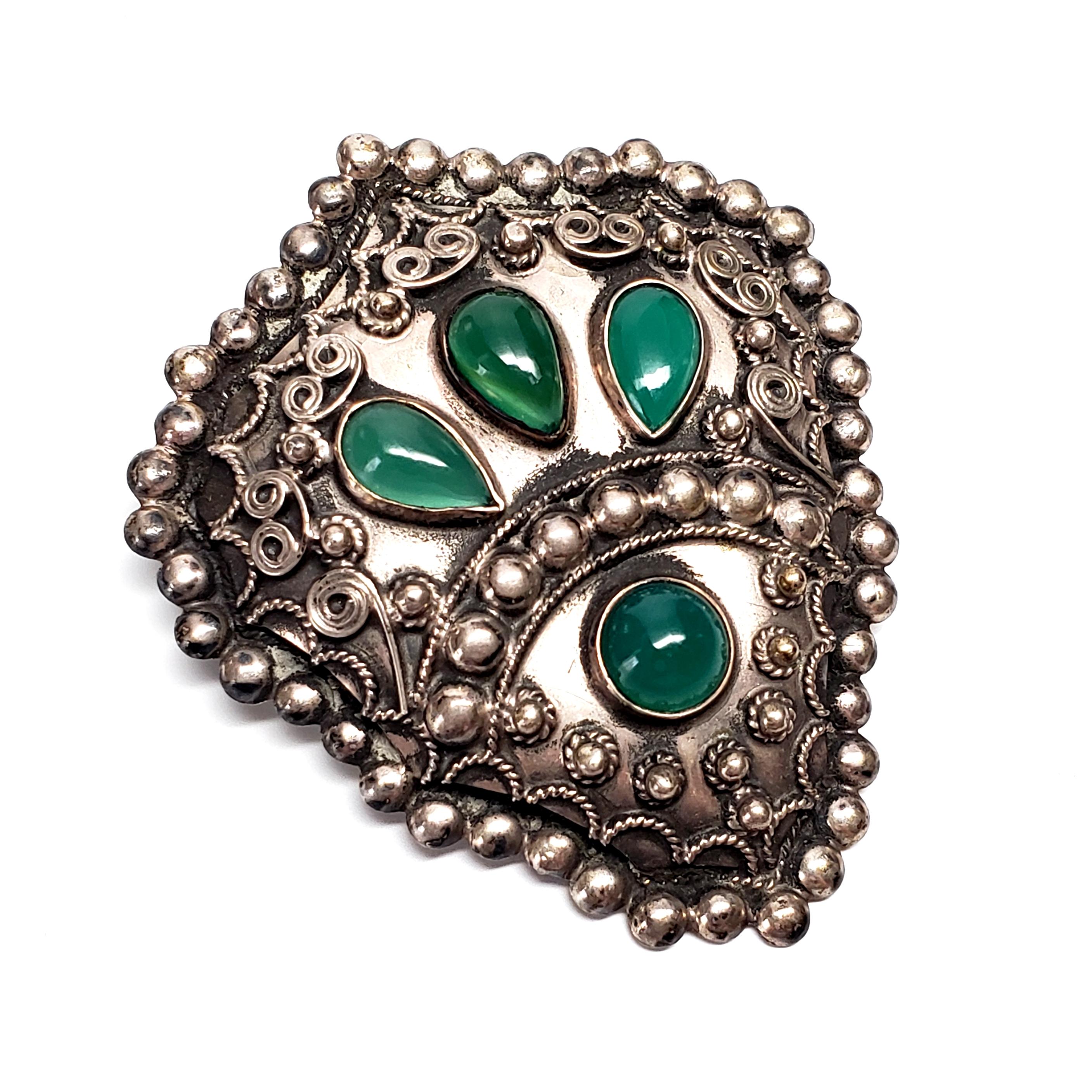 Round Cut 800 Silver Chrysoprase Pin/Brooch For Sale