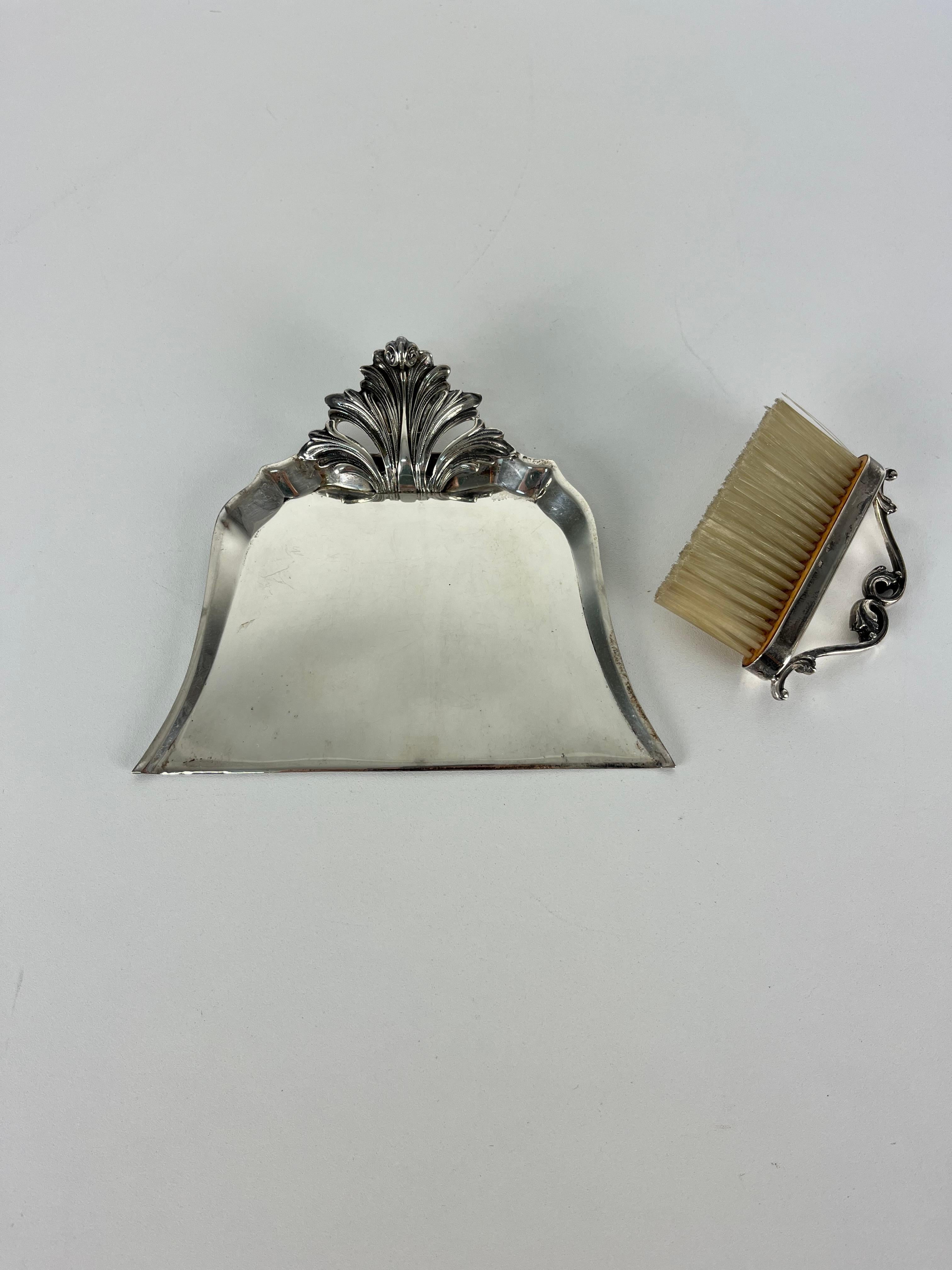 Italiano 800 Raccoglitore di briciole e spazzola in argento, Made in Italy, anni '80 in vendita