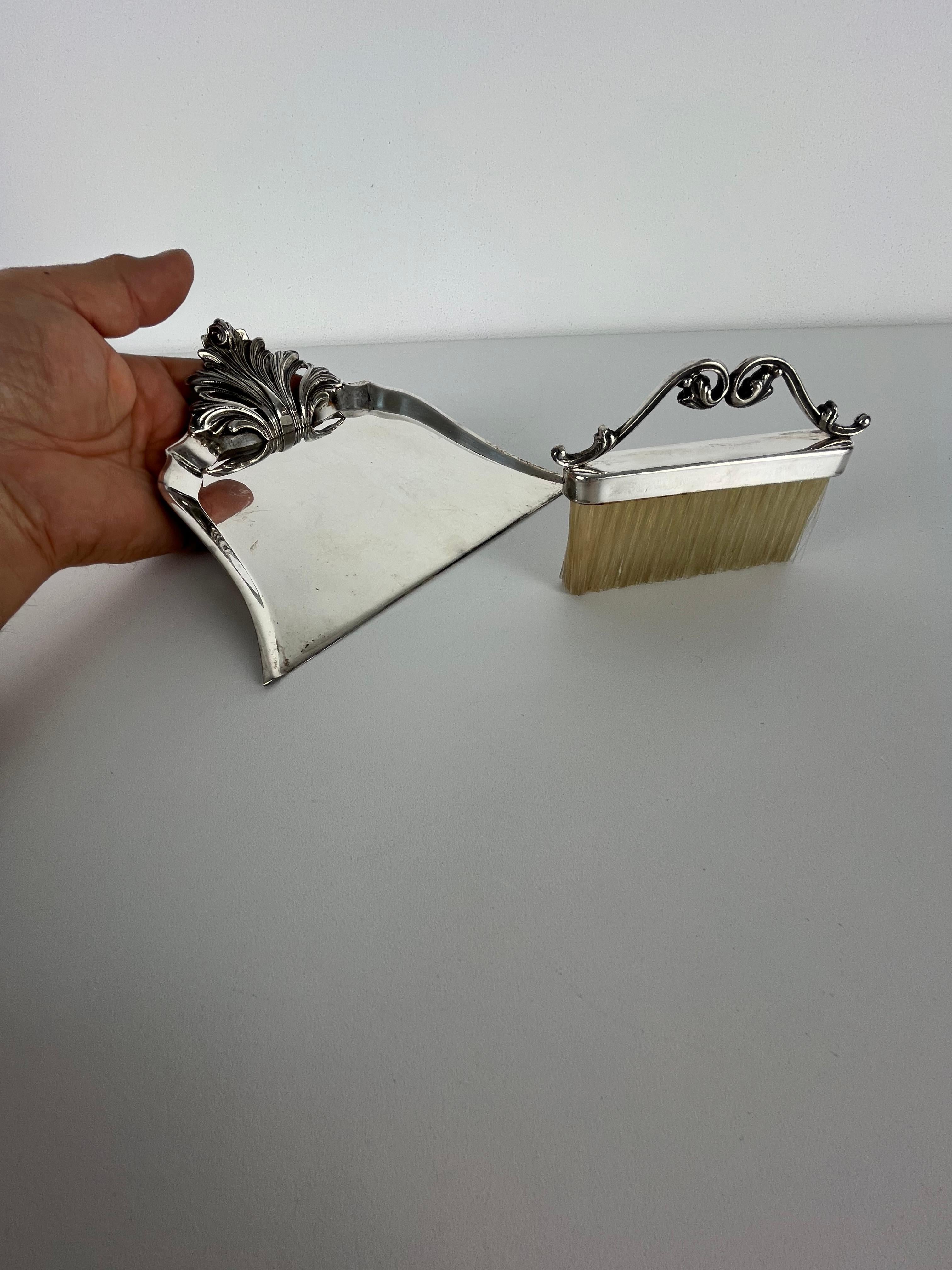 800 Raccoglitore di briciole e spazzola in argento, Made in Italy, anni '80 in vendita 1