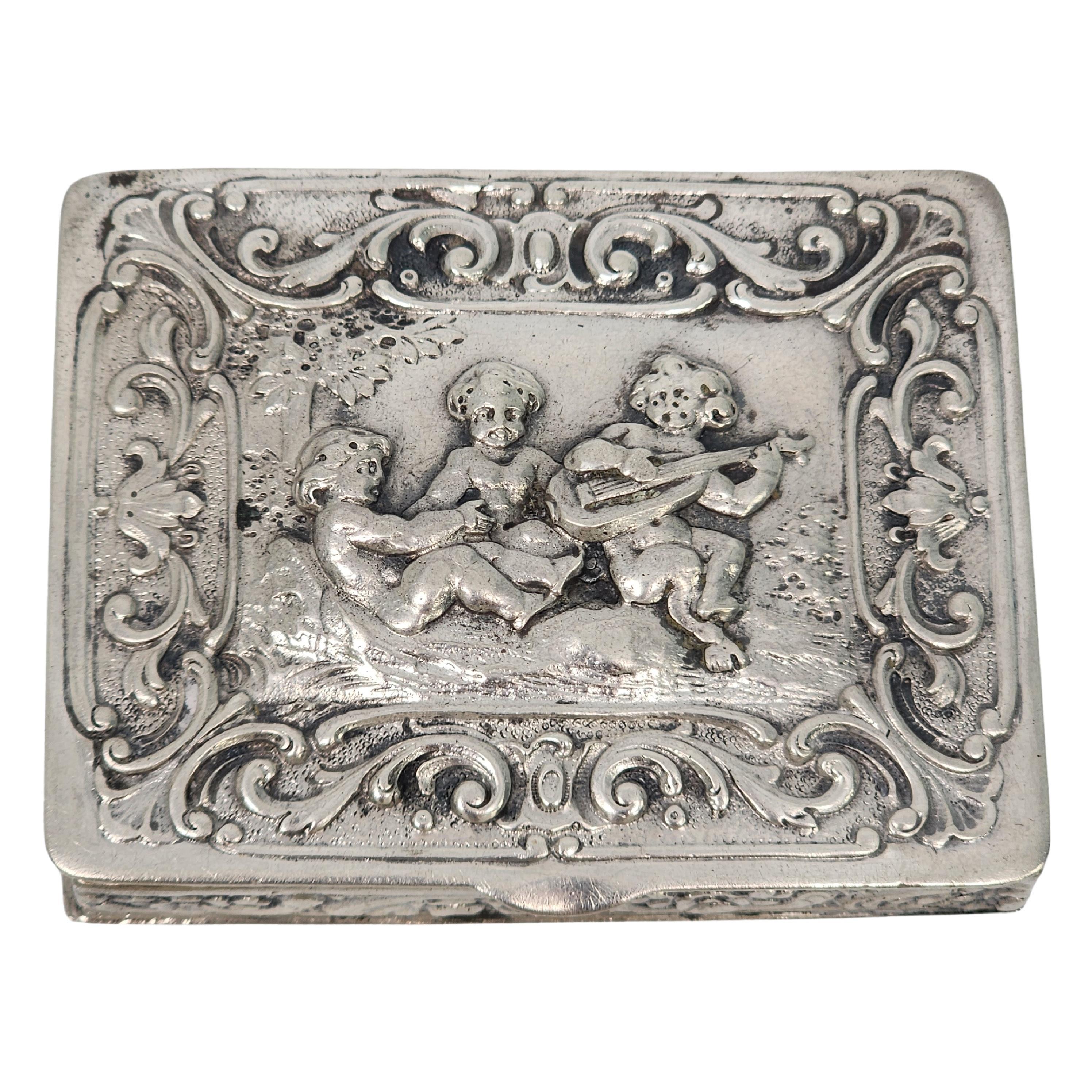 800 Silver Germany Repousse Snuff/Trinket/Pill Box #16529 For Sale 1