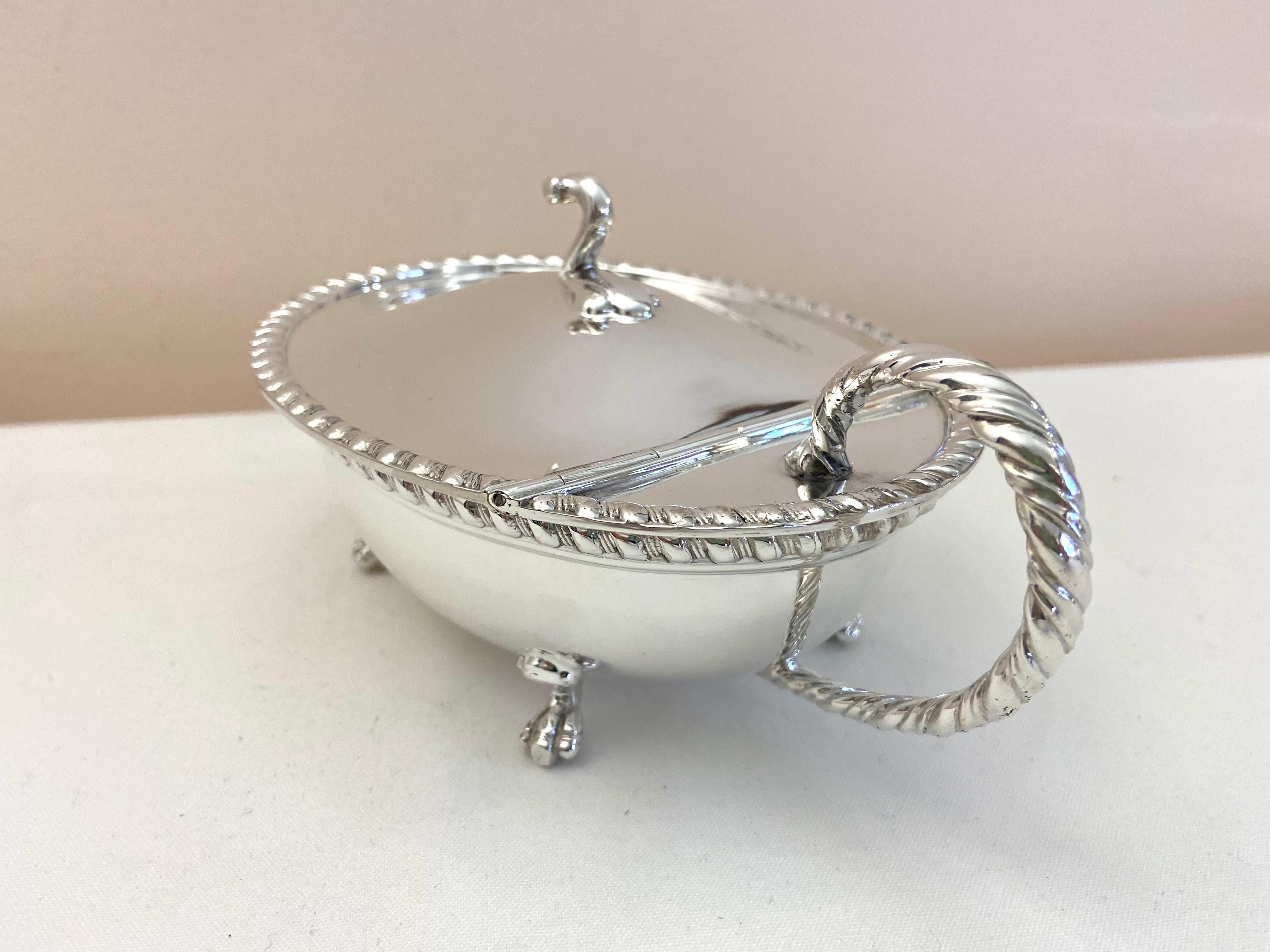 800 Silver Gravy Boat, Made in Italy In Excellent Condition For Sale In Palermo, IT