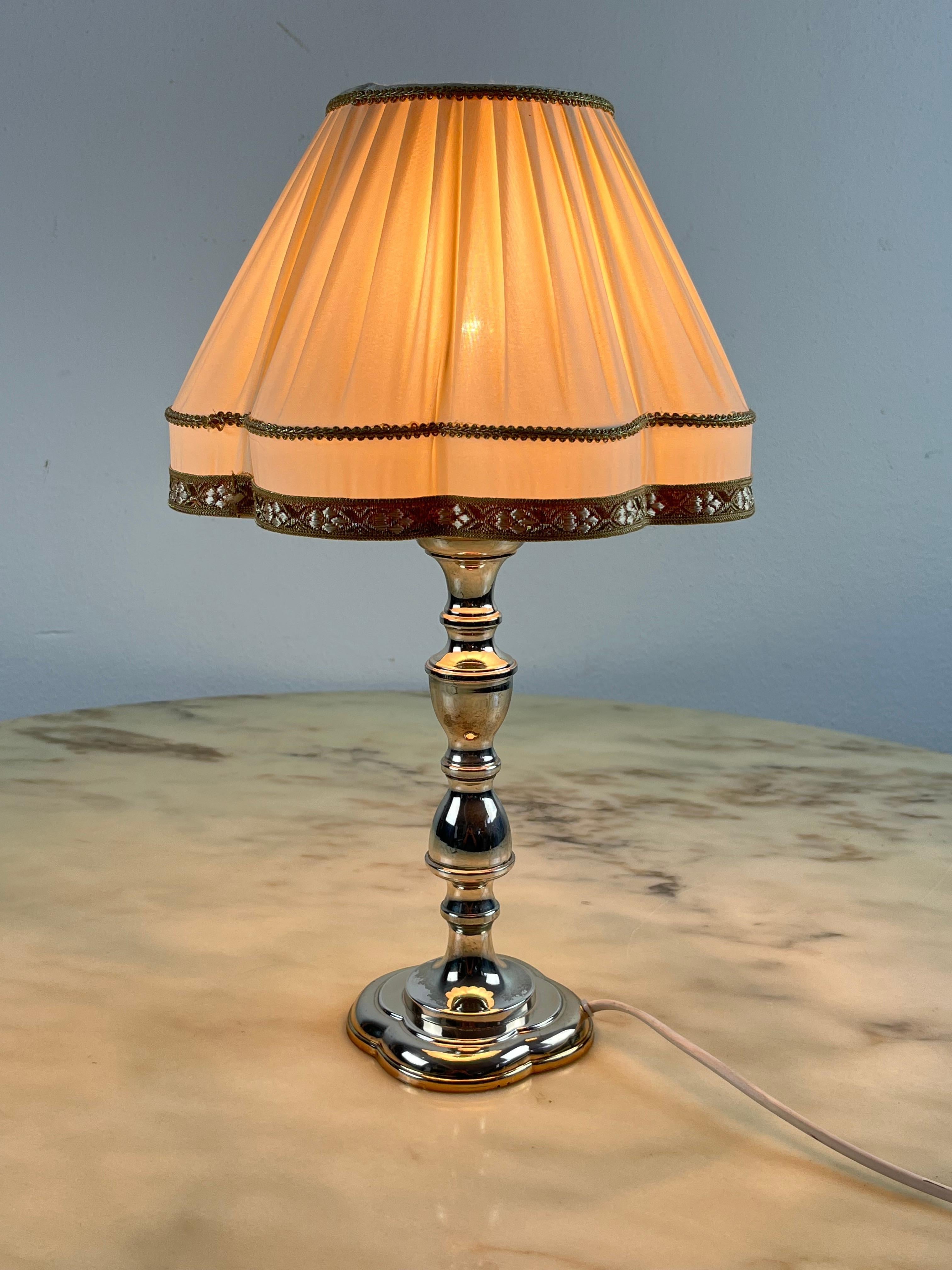 Modern 800 Silver Table Lamp Italian Design  1980s In Good Condition For Sale In Palermo, IT