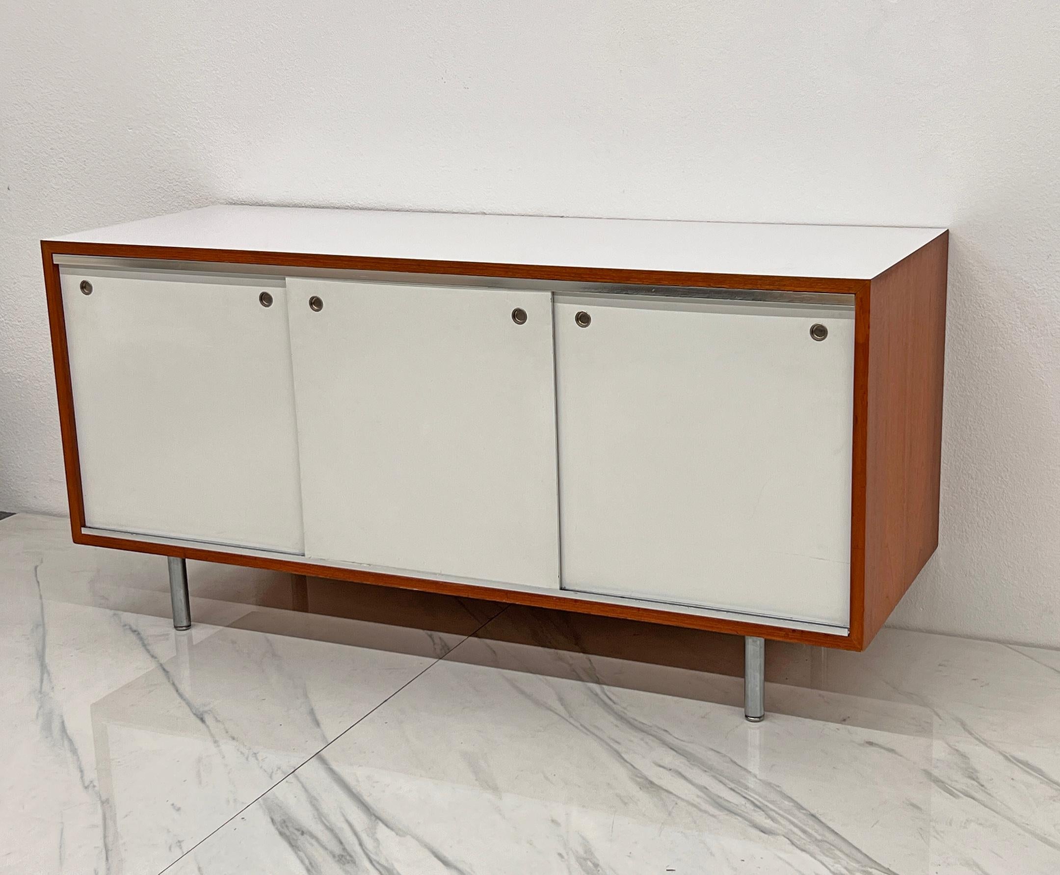 8000 Serie 3-türige Anrichte, George Nelson, Herman Miller, 1960er Jahre im Angebot 3