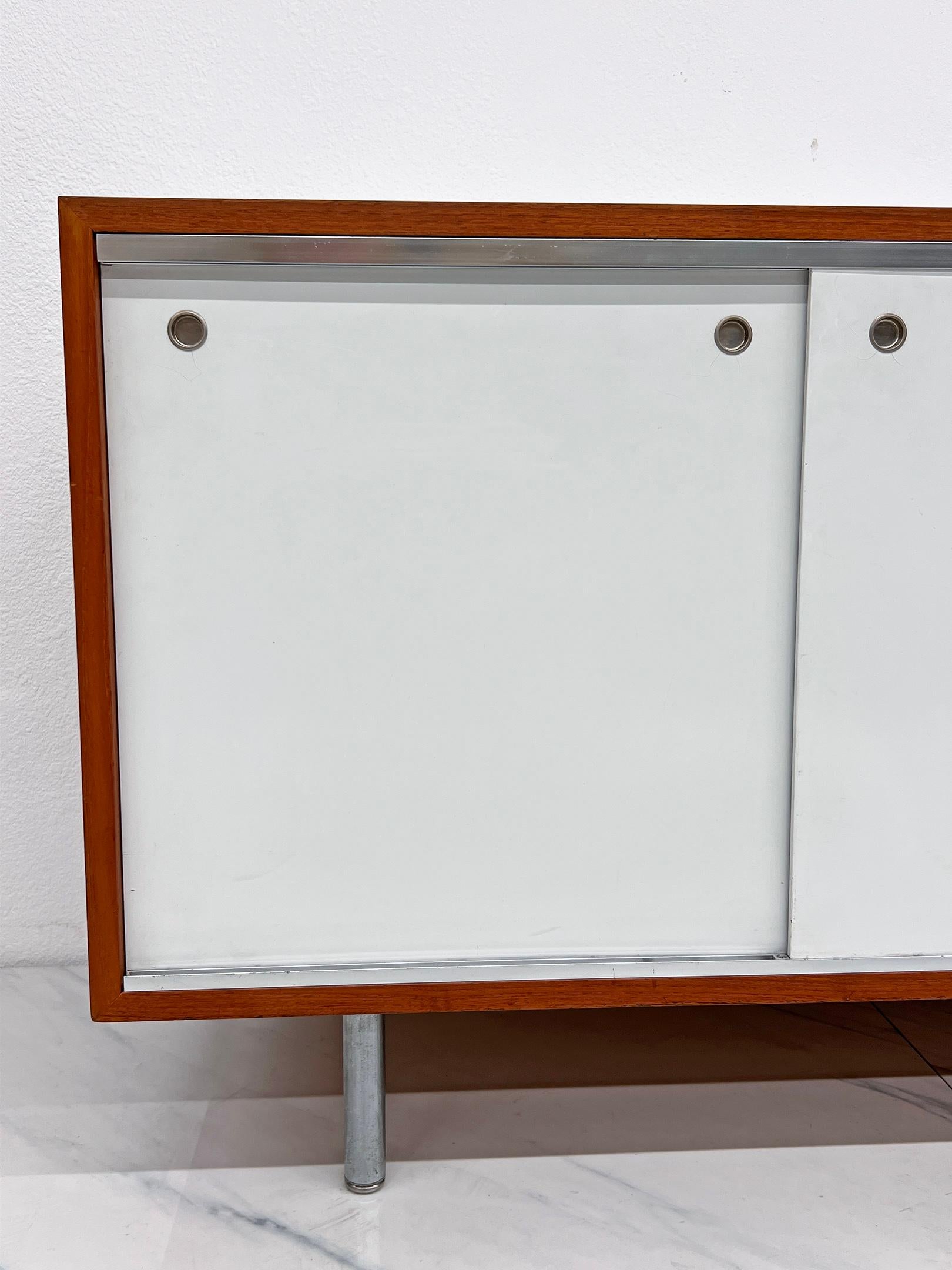 8000 Serie 3-türige Anrichte, George Nelson, Herman Miller, 1960er Jahre im Angebot 1